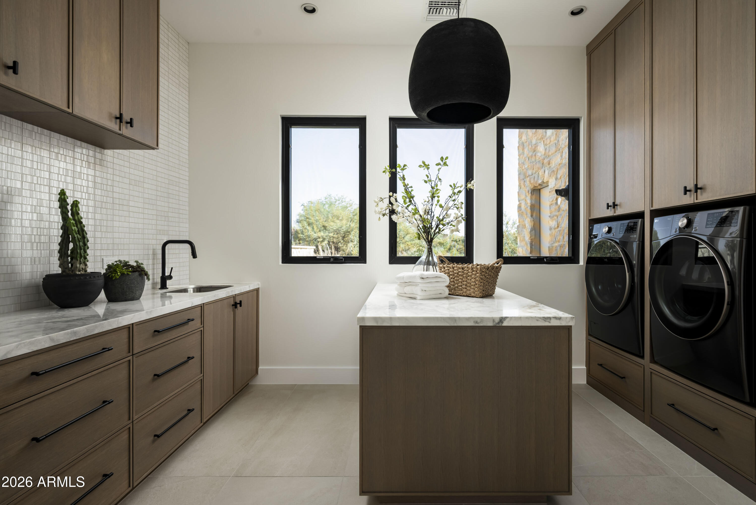 WHISPER ROCK UNIT 2 - Residential
