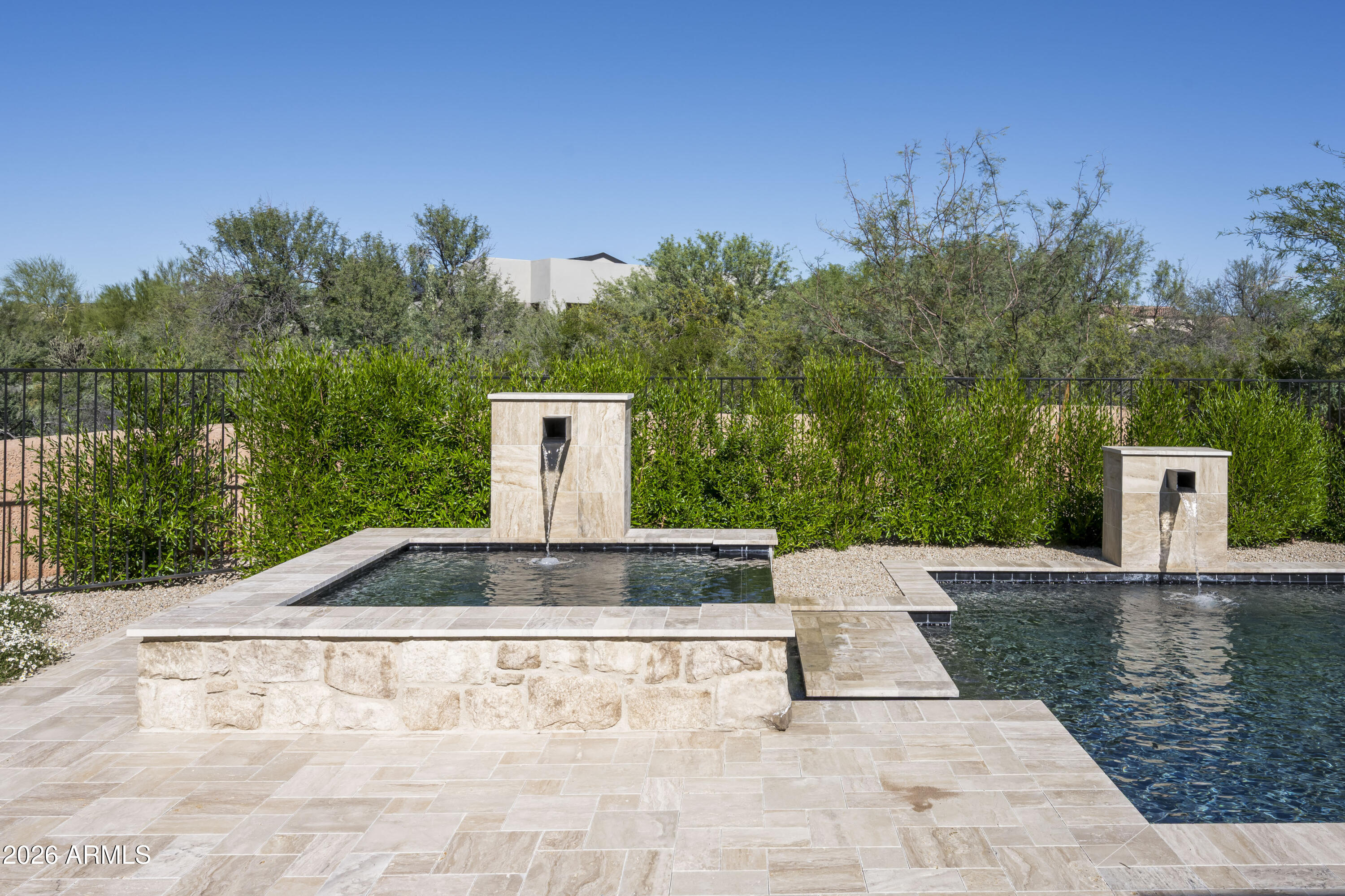 WHISPER ROCK UNIT 2 - Residential