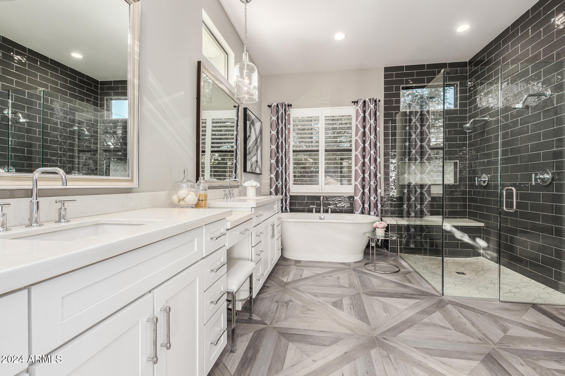 LAFAYETTE ESTATES 3 MLD - Residential
