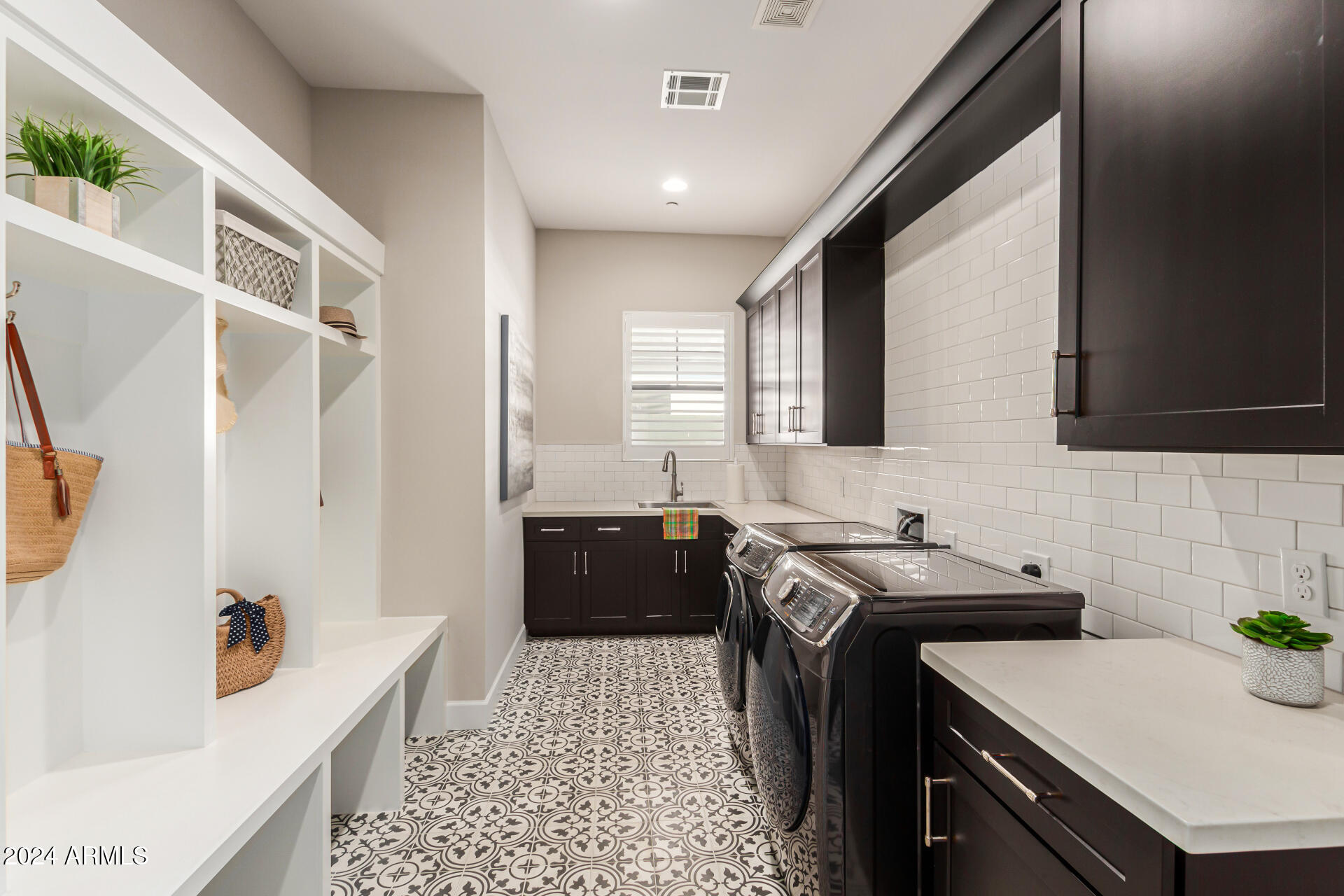 LAFAYETTE ESTATES 3 MLD - Residential