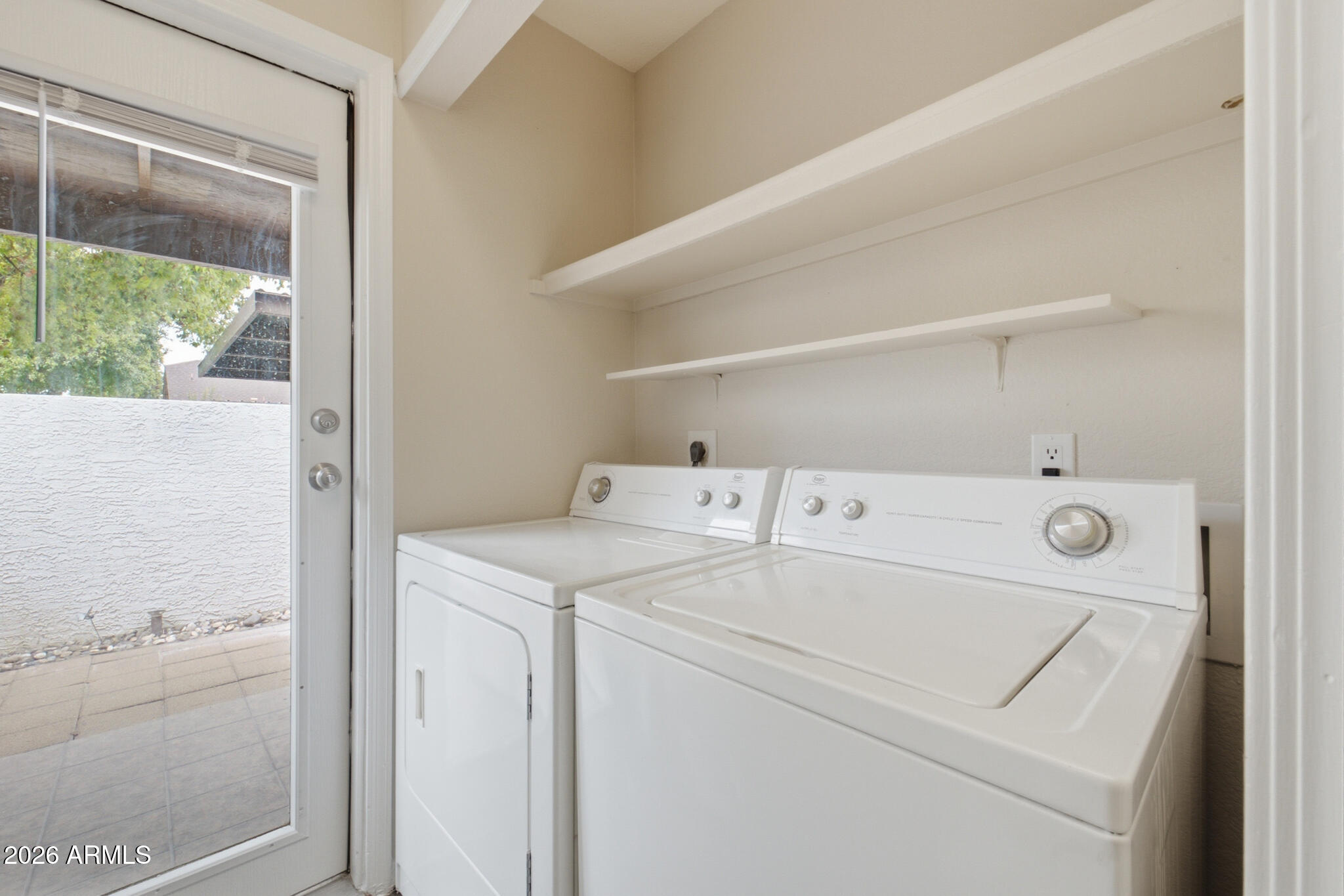 BRECKENRIDGE TOWNHOMES LT 1-182 COM AREA PRV DR - Residential