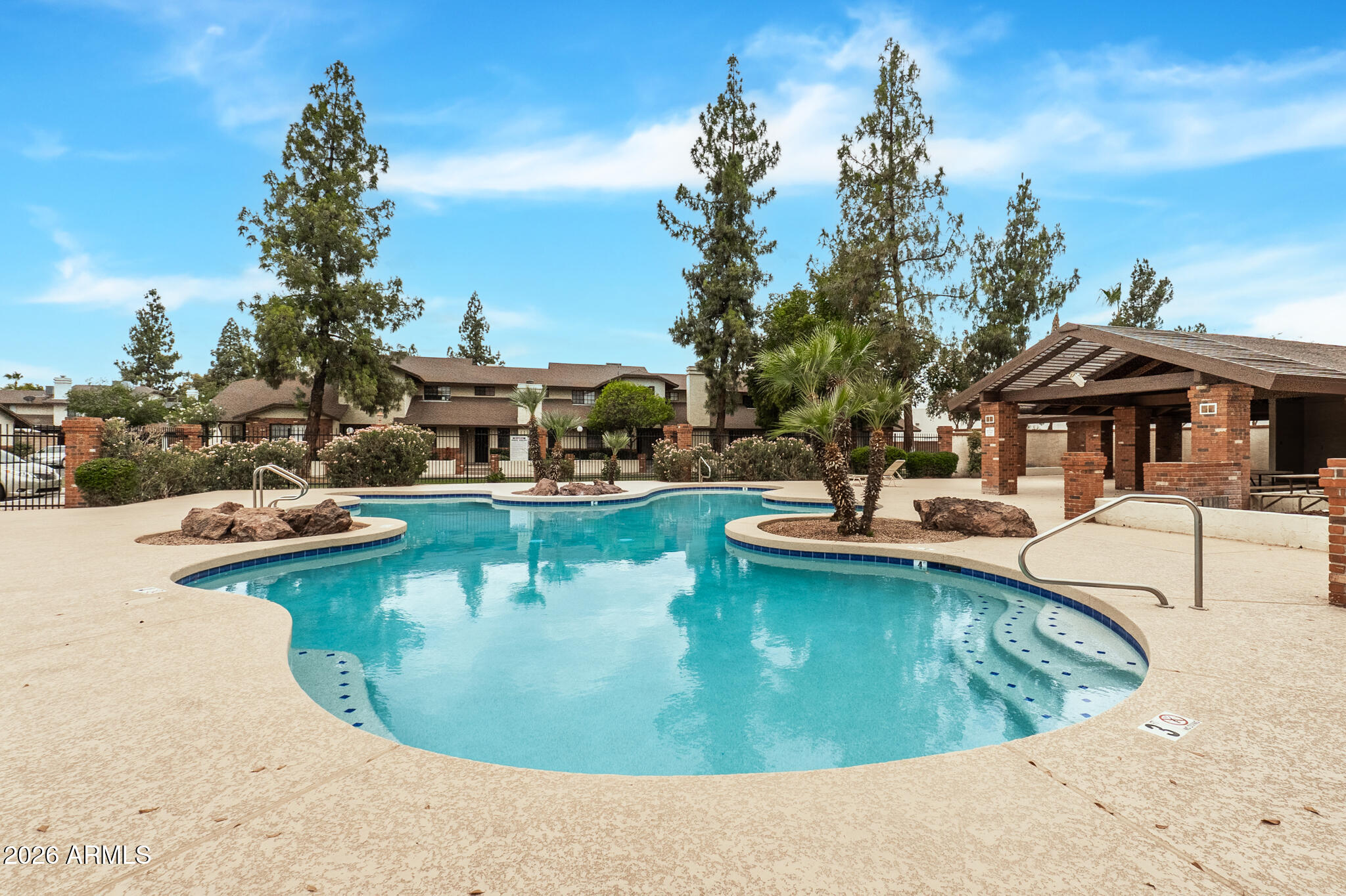 BRECKENRIDGE TOWNHOMES LT 1-182 COM AREA PRV DR - Residential