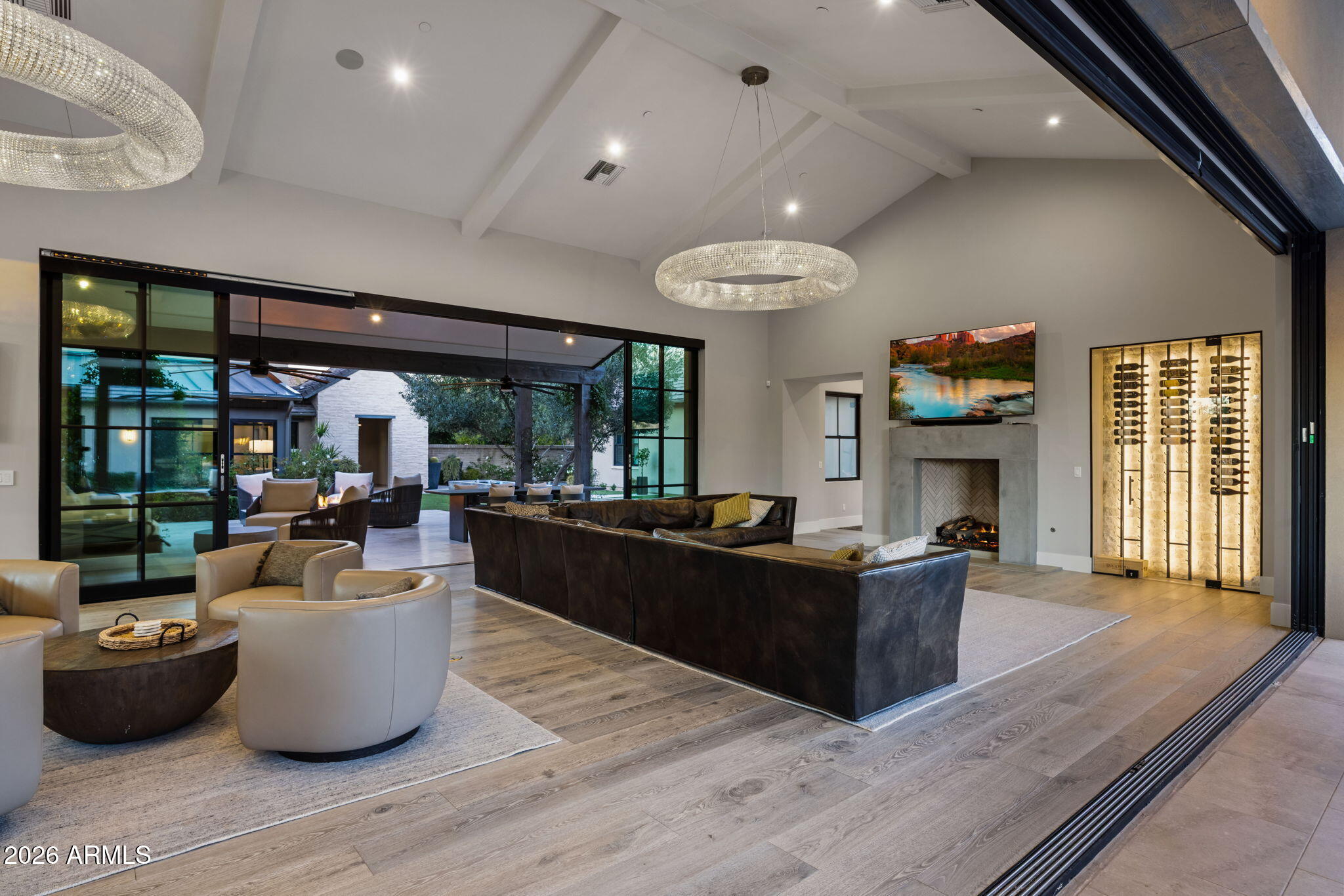 WHITE HORSE - Residential