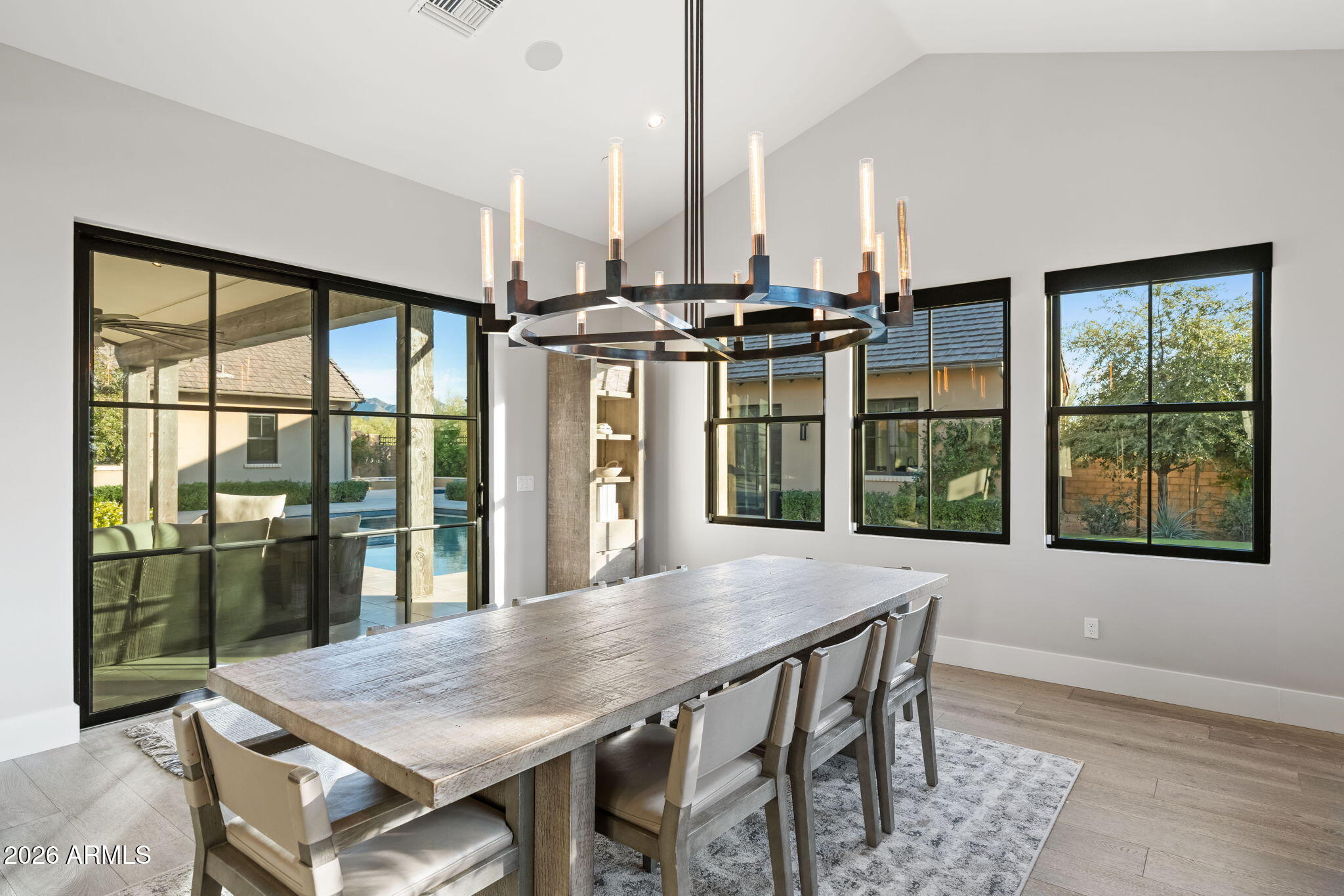 WHITE HORSE - Residential