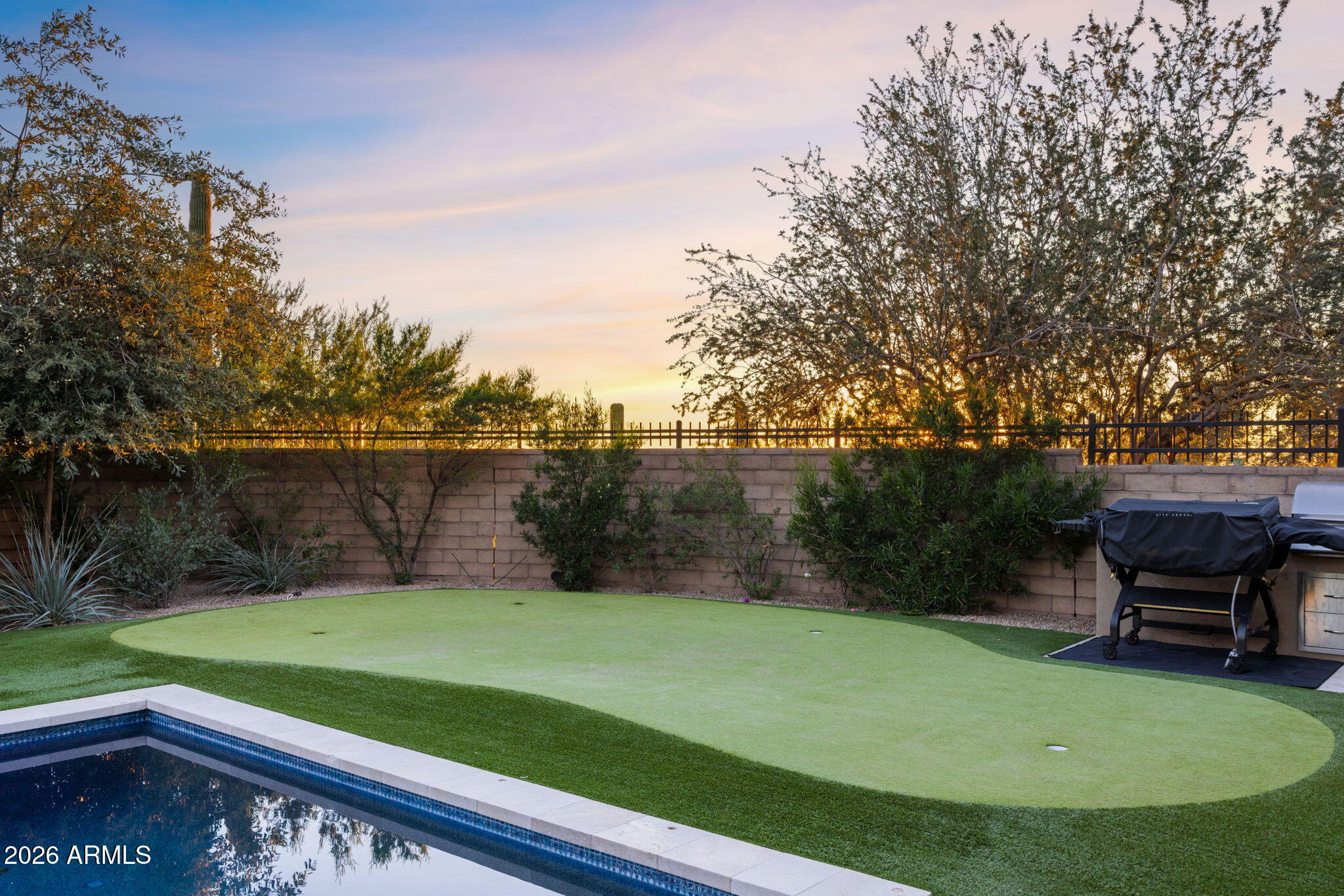 WHITE HORSE - Residential