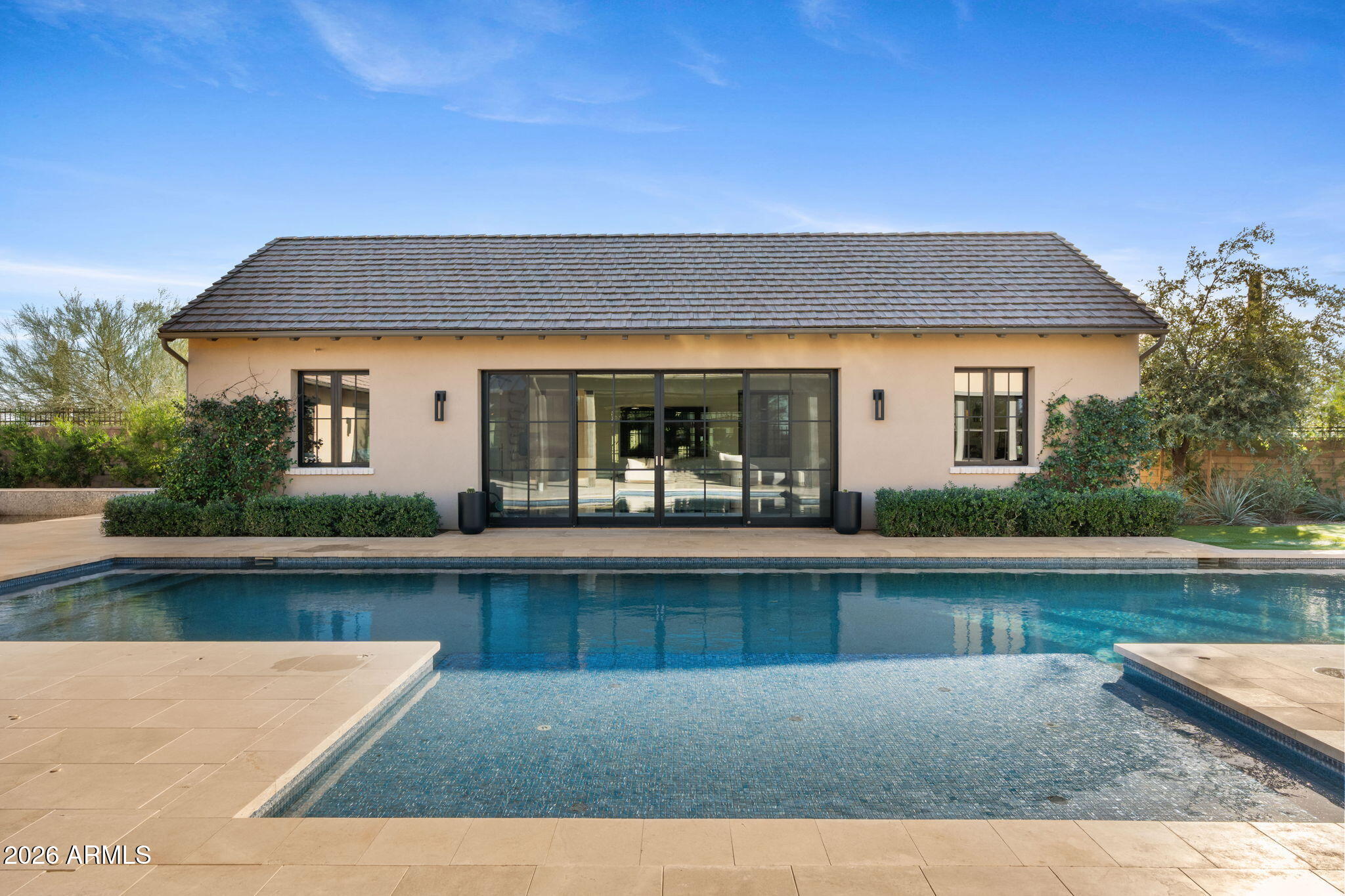 WHITE HORSE - Residential