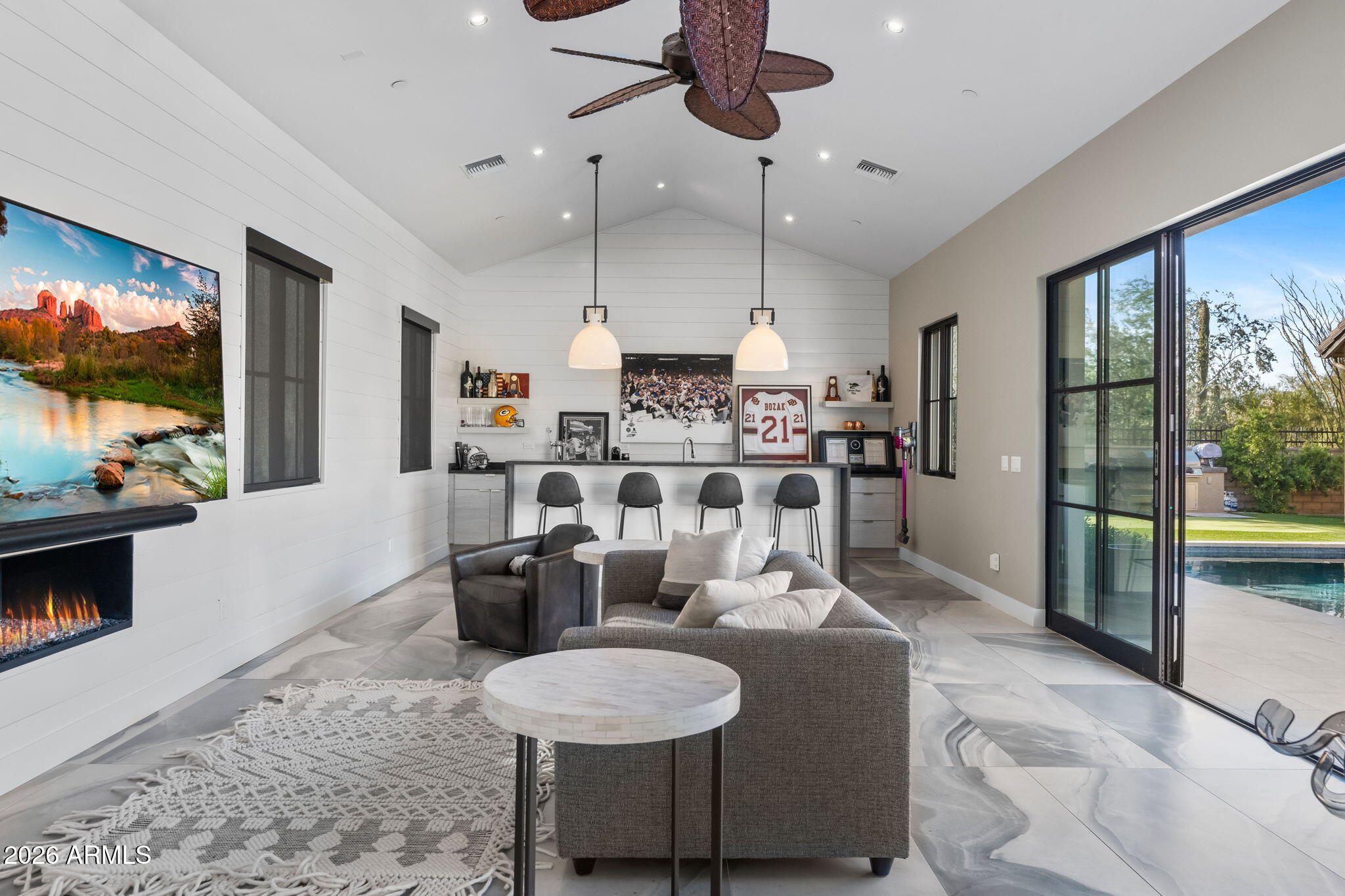 WHITE HORSE - Residential