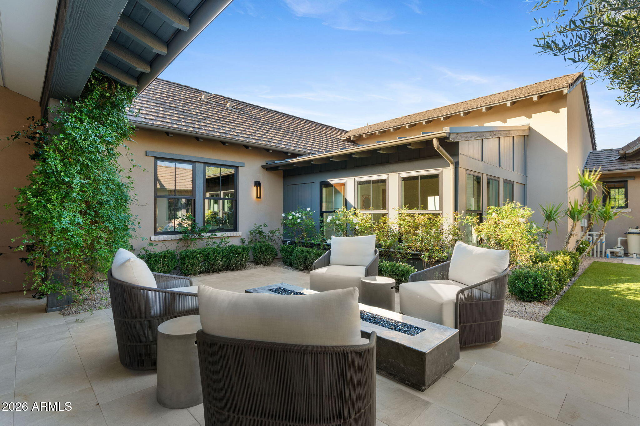 WHITE HORSE - Residential
