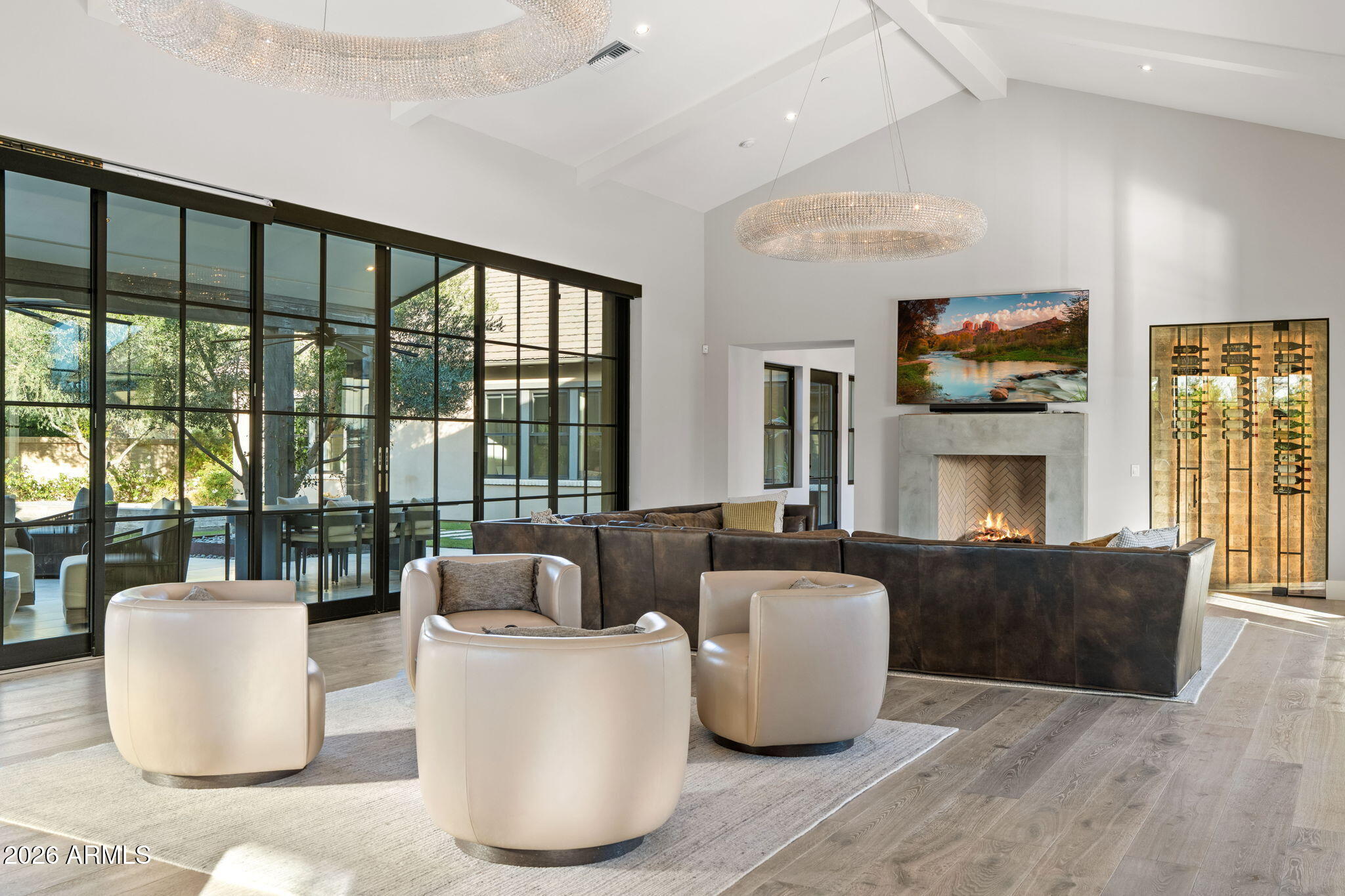 WHITE HORSE - Residential