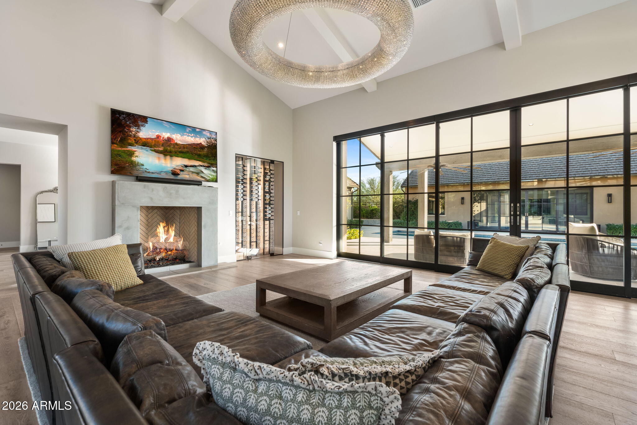 WHITE HORSE - Residential