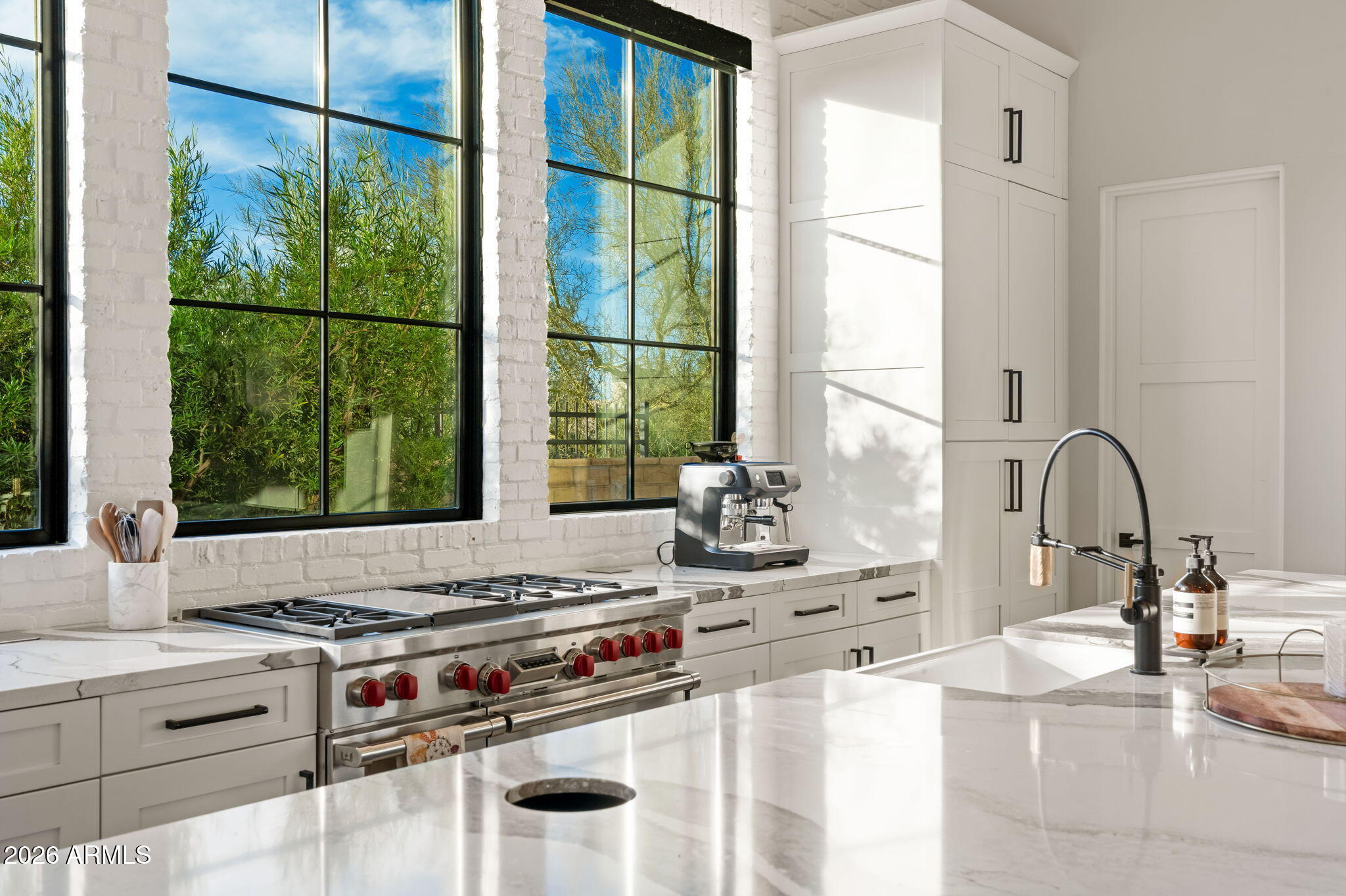 WHITE HORSE - Residential