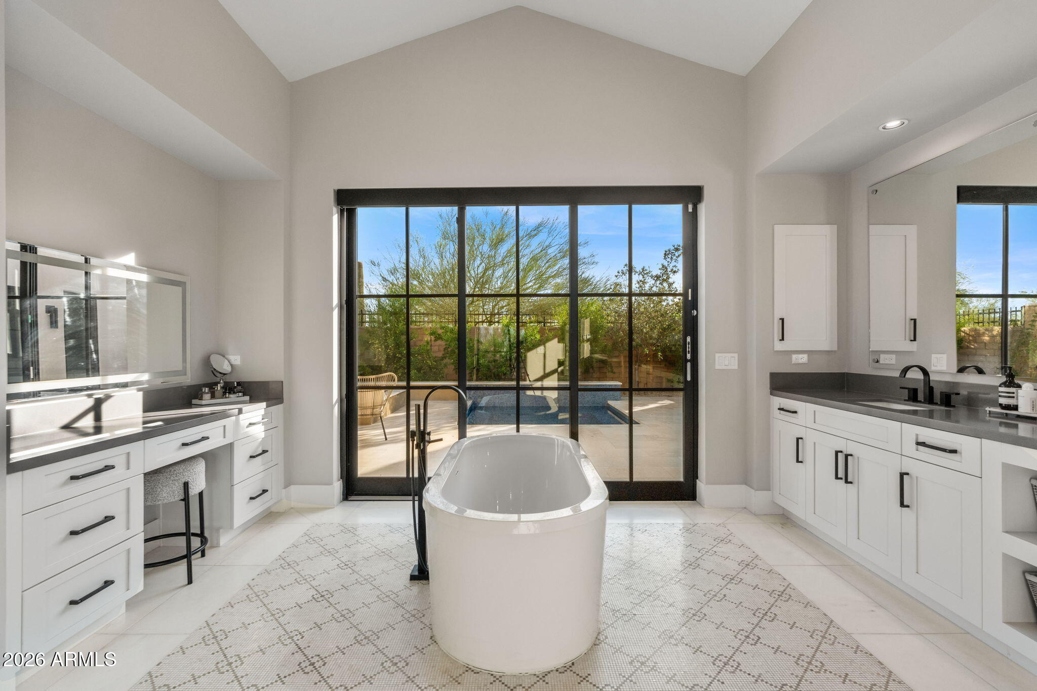 WHITE HORSE - Residential