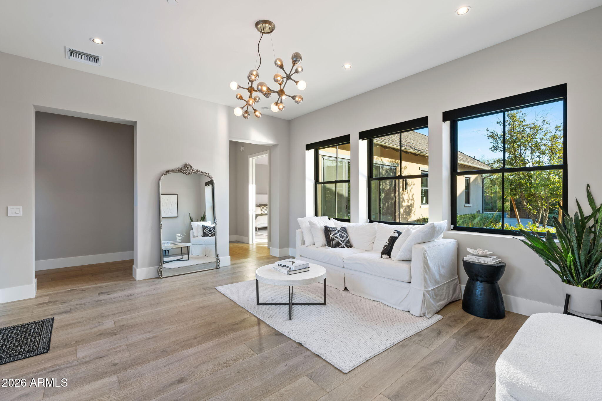 WHITE HORSE - Residential