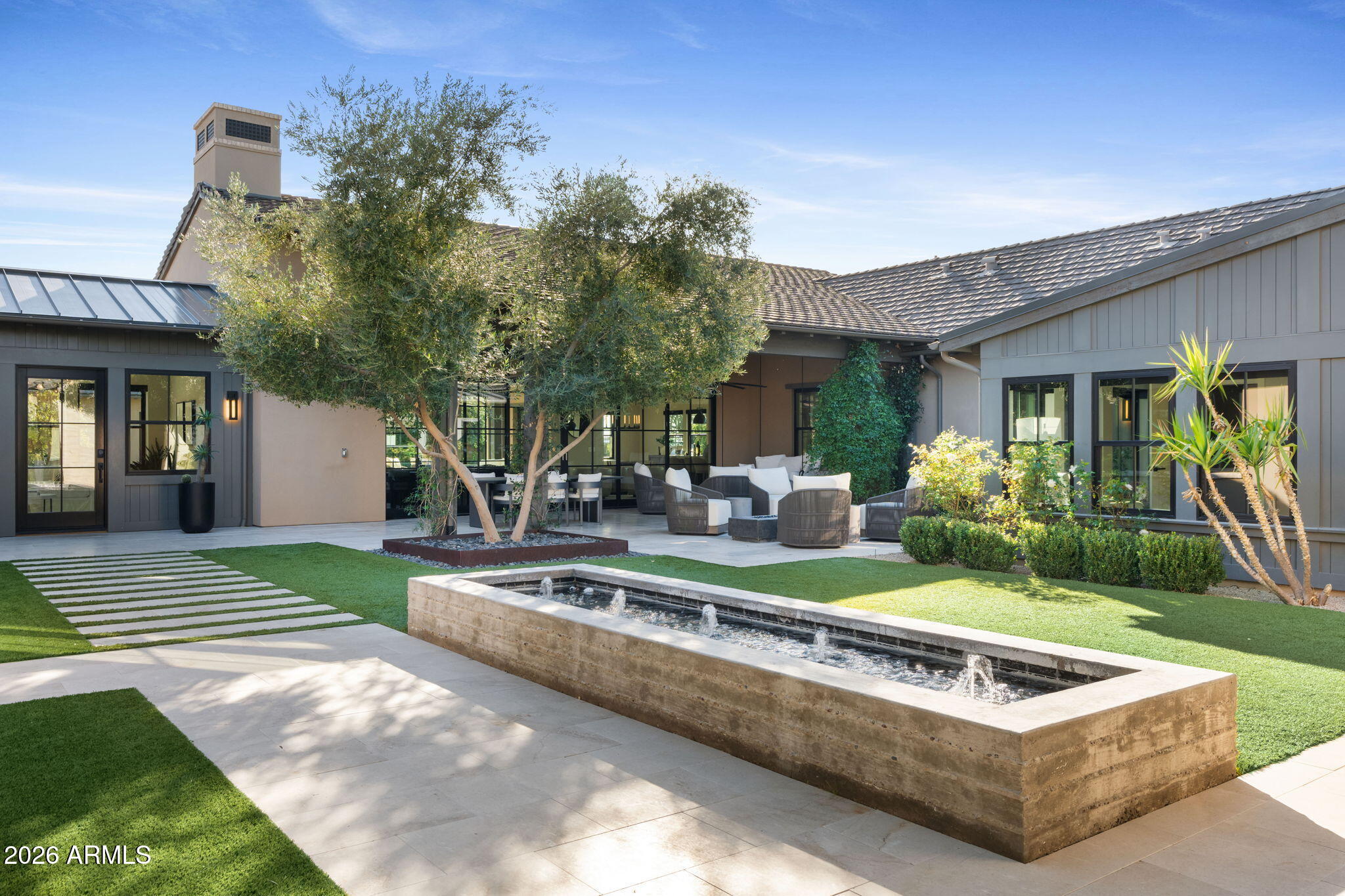 WHITE HORSE - Residential