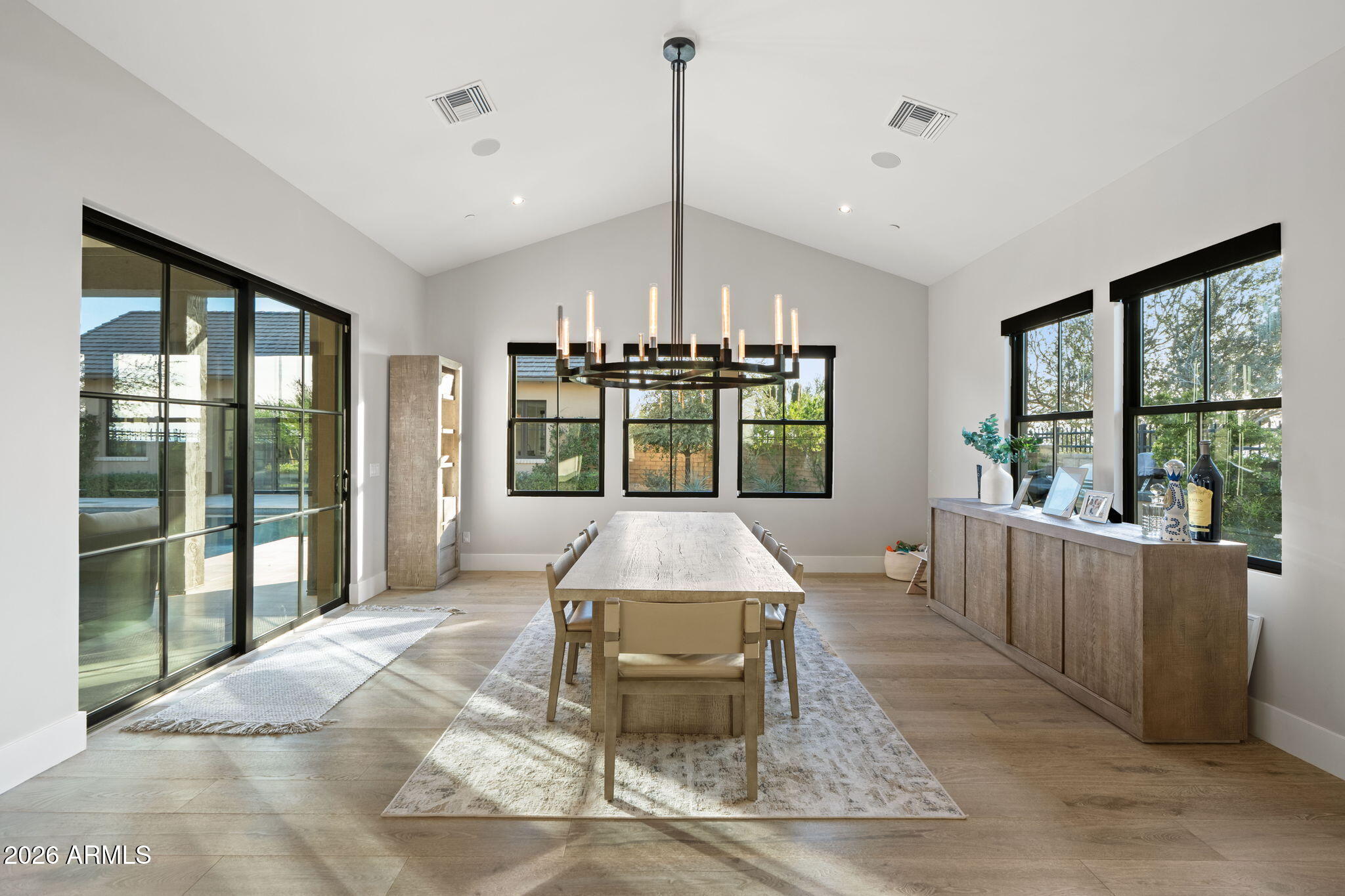WHITE HORSE - Residential