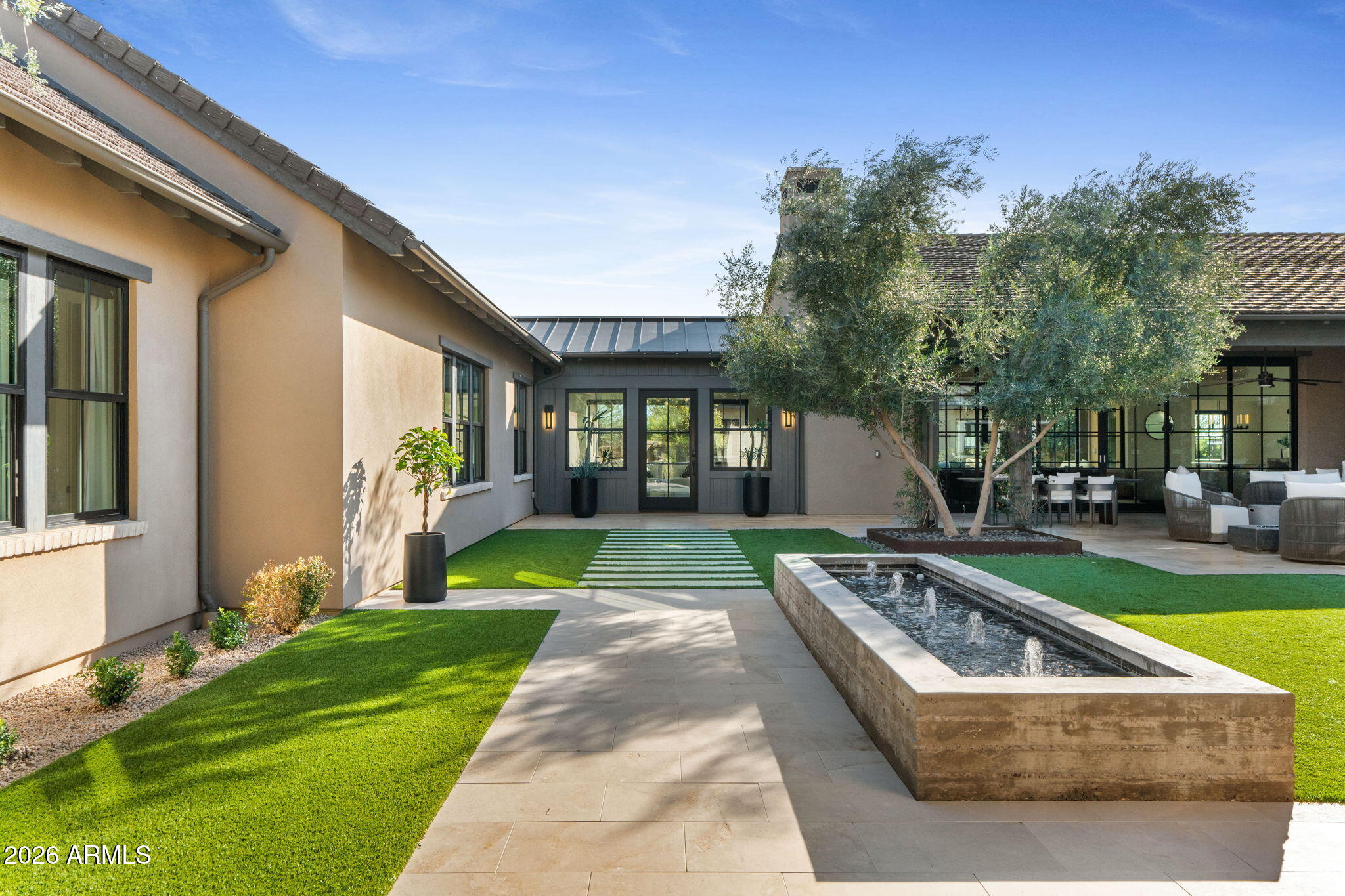 WHITE HORSE - Residential