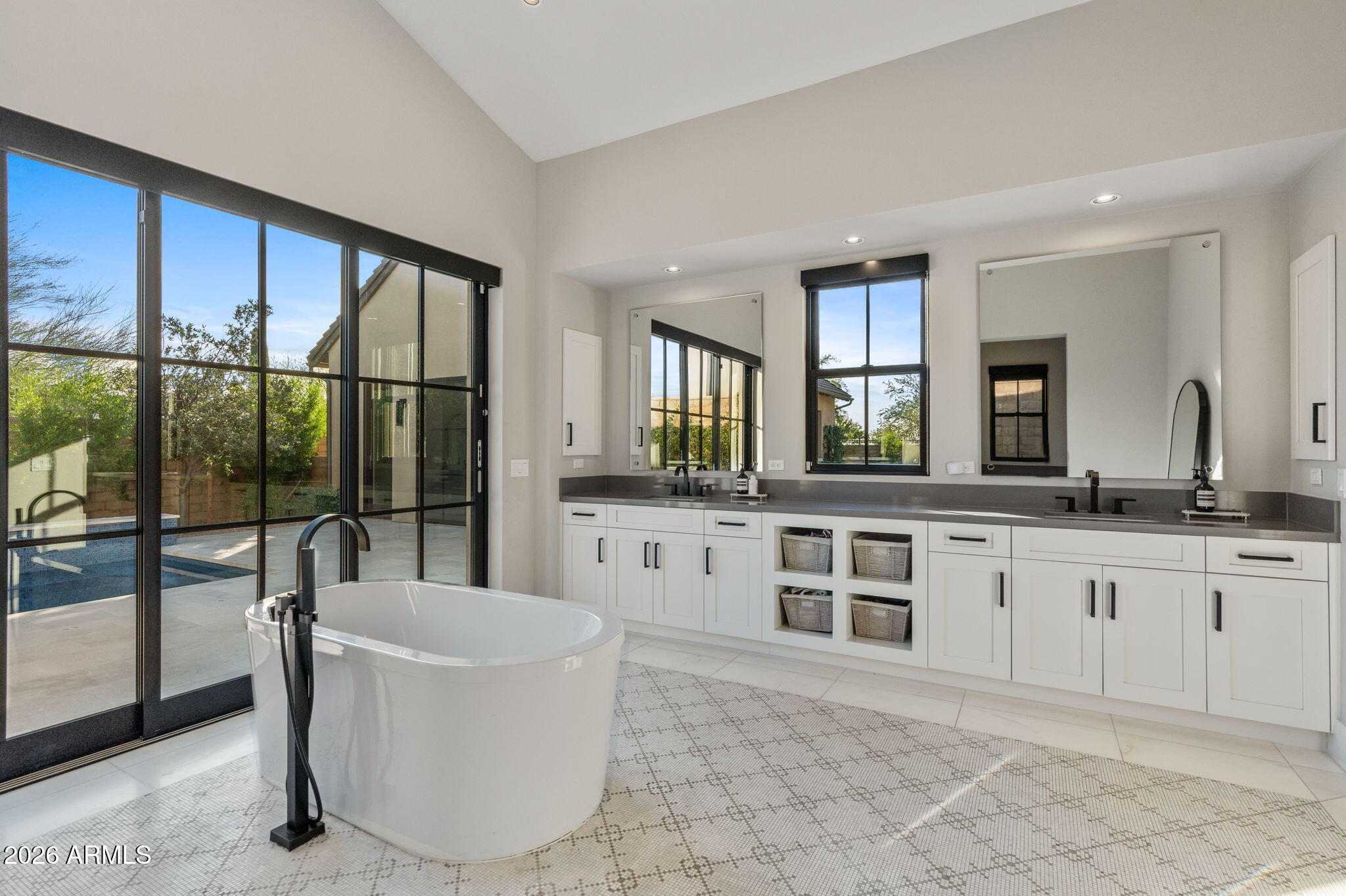 WHITE HORSE - Residential