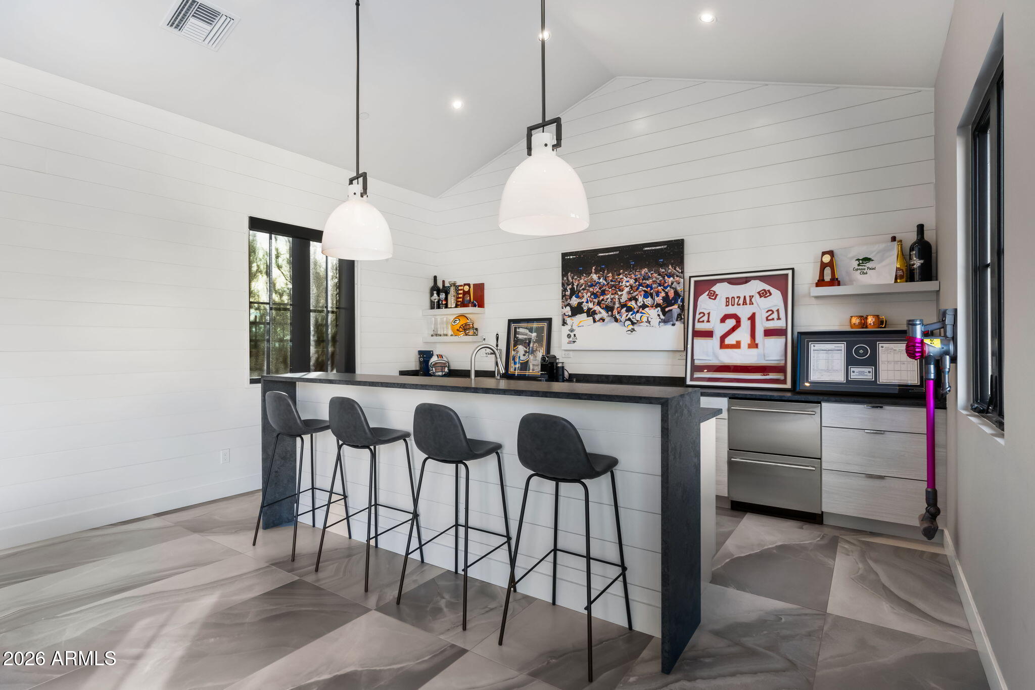 WHITE HORSE - Residential
