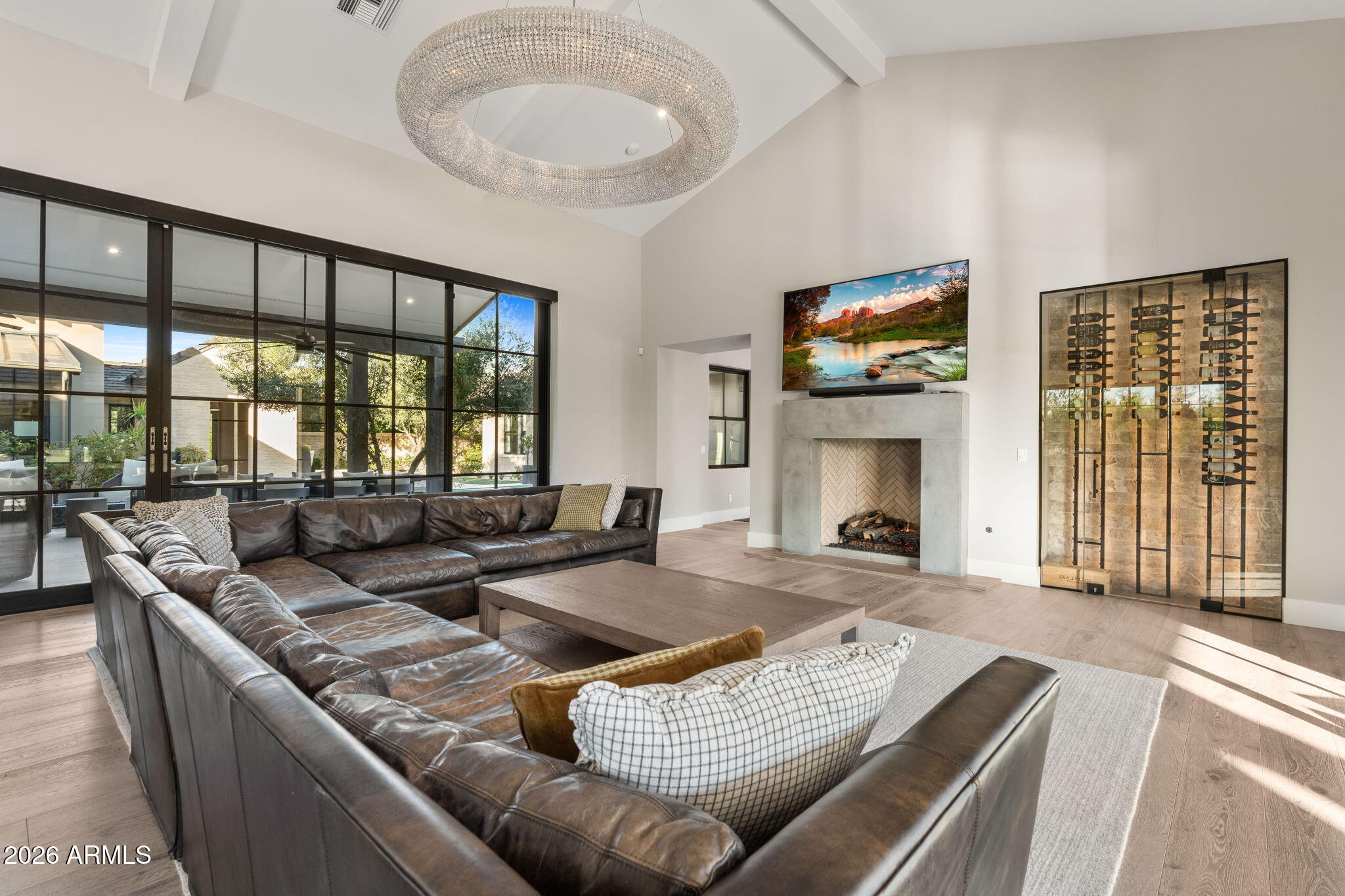 WHITE HORSE - Residential