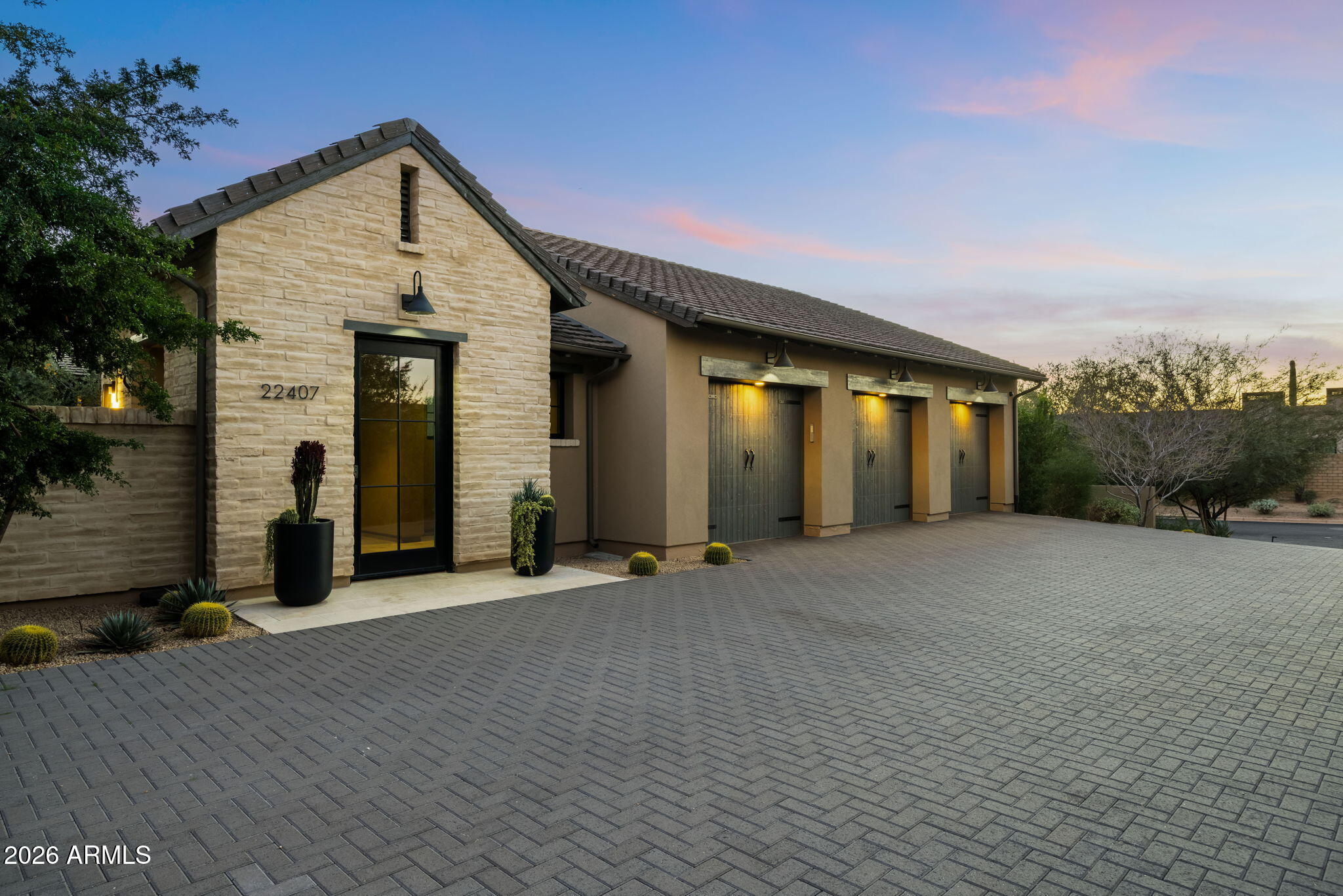 WHITE HORSE - Residential