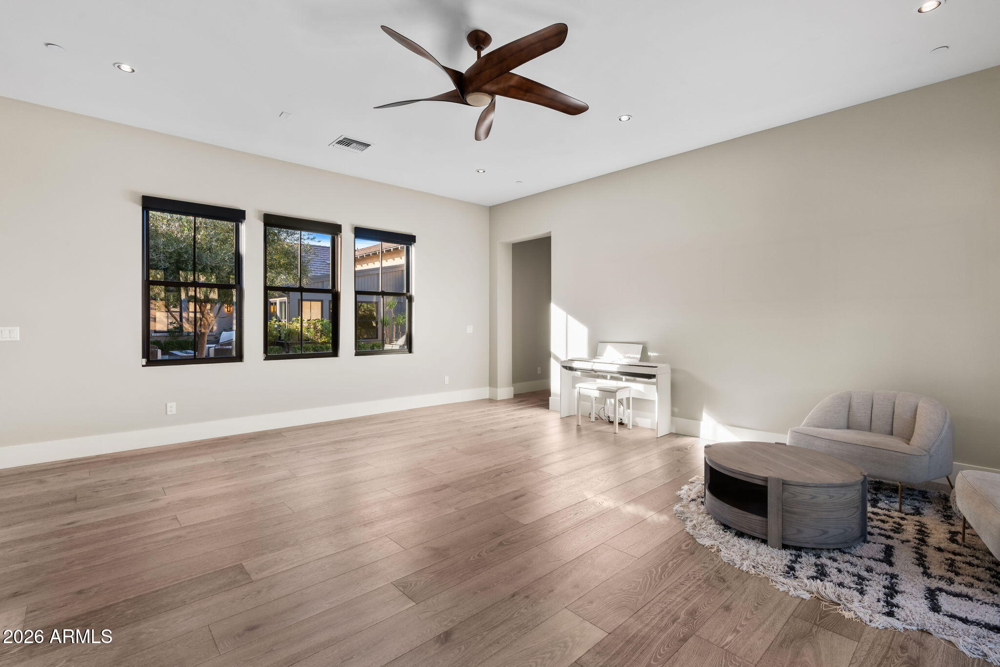 WHITE HORSE - Residential