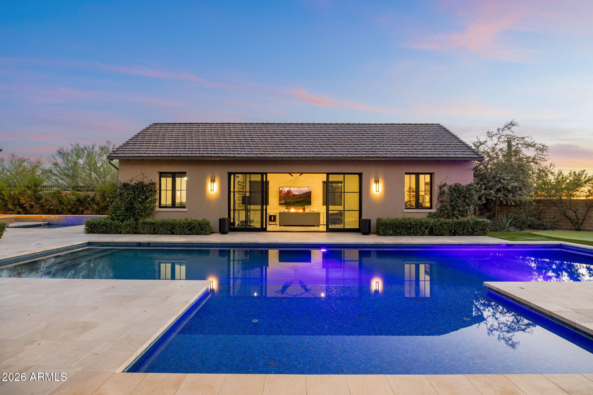 WHITE HORSE - Residential