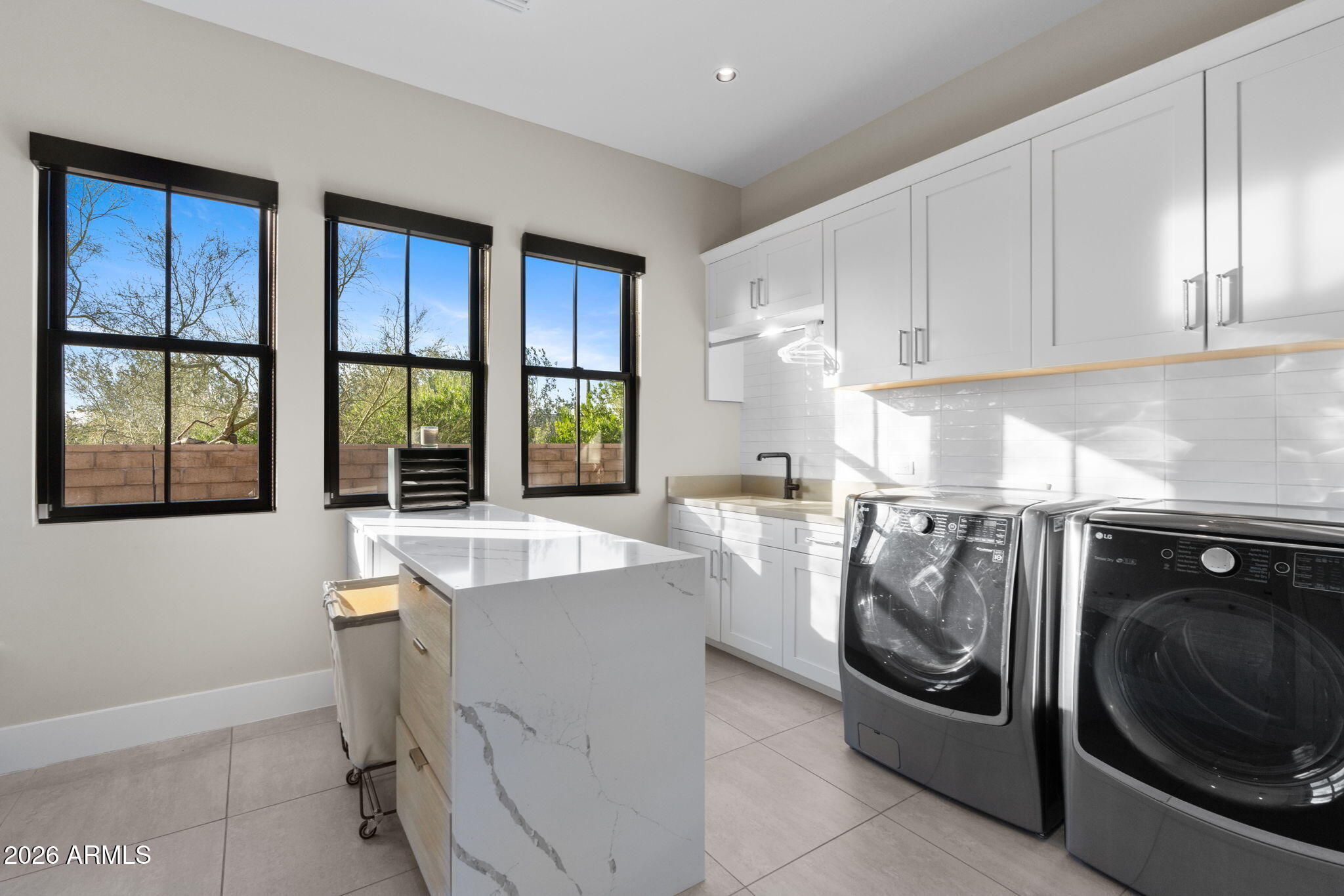 WHITE HORSE - Residential