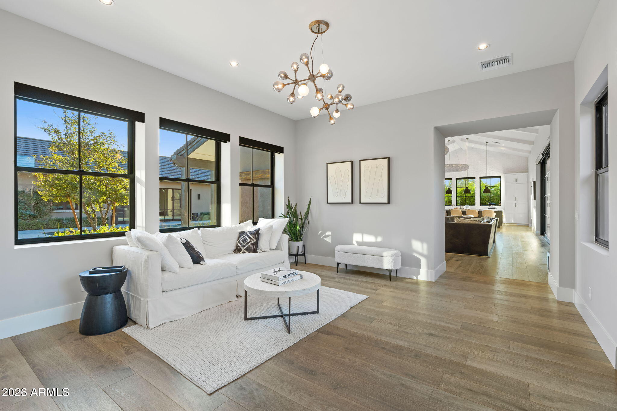 WHITE HORSE - Residential