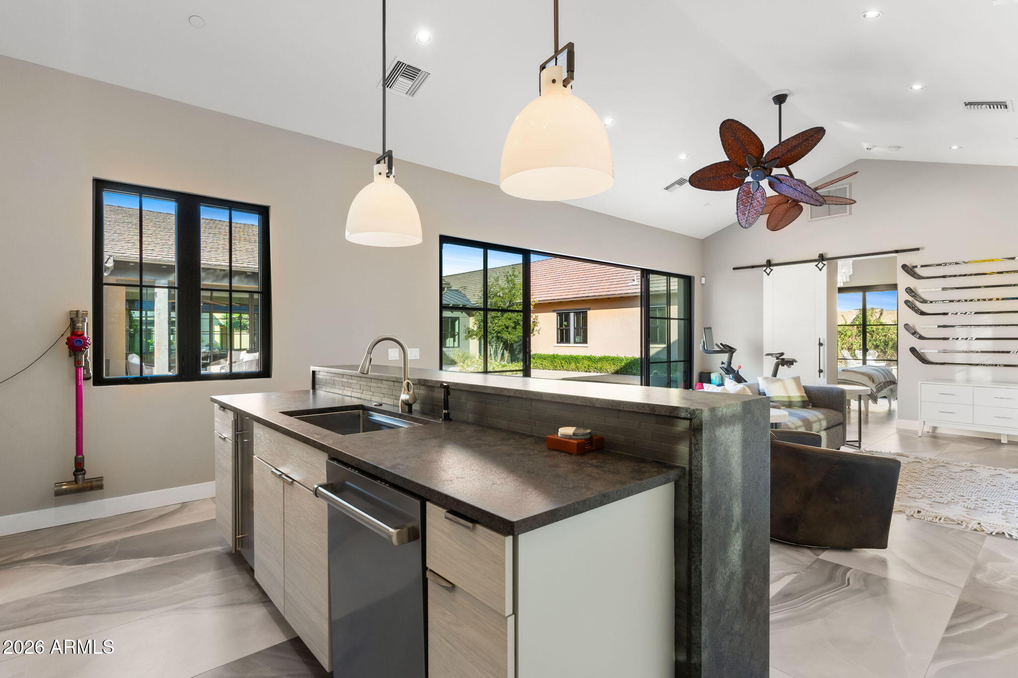 WHITE HORSE - Residential