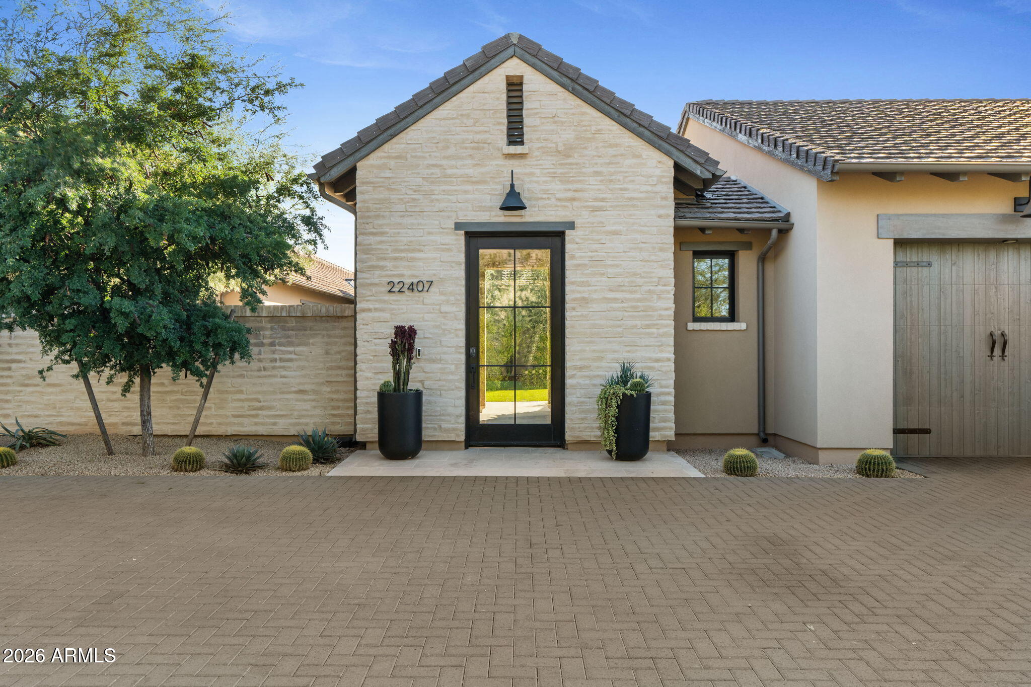 WHITE HORSE - Residential
