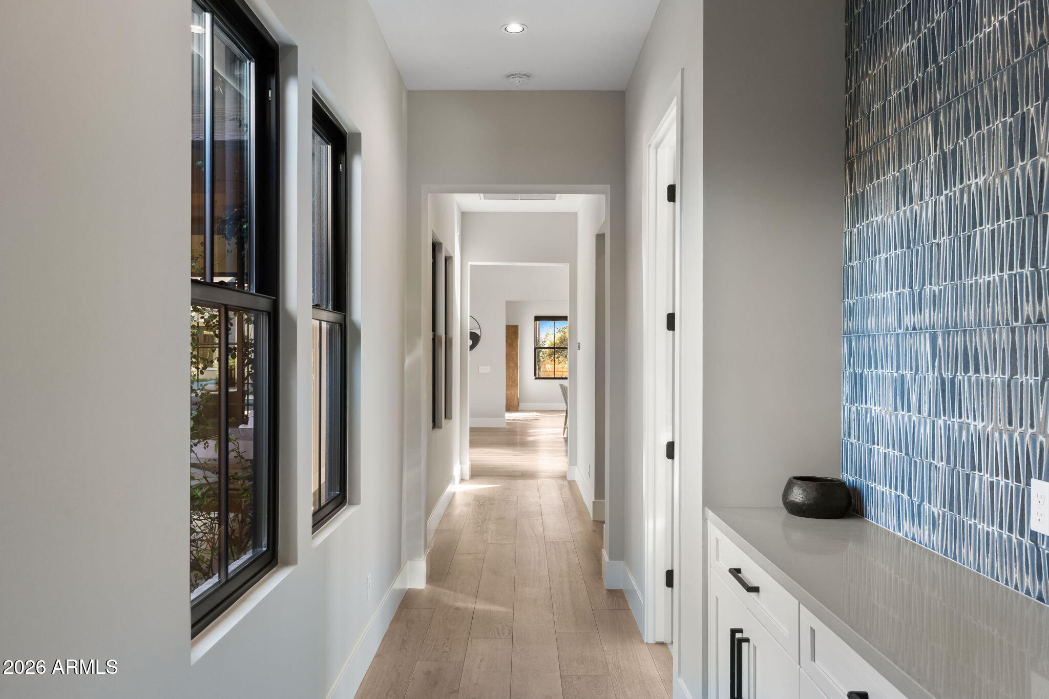 WHITE HORSE - Residential