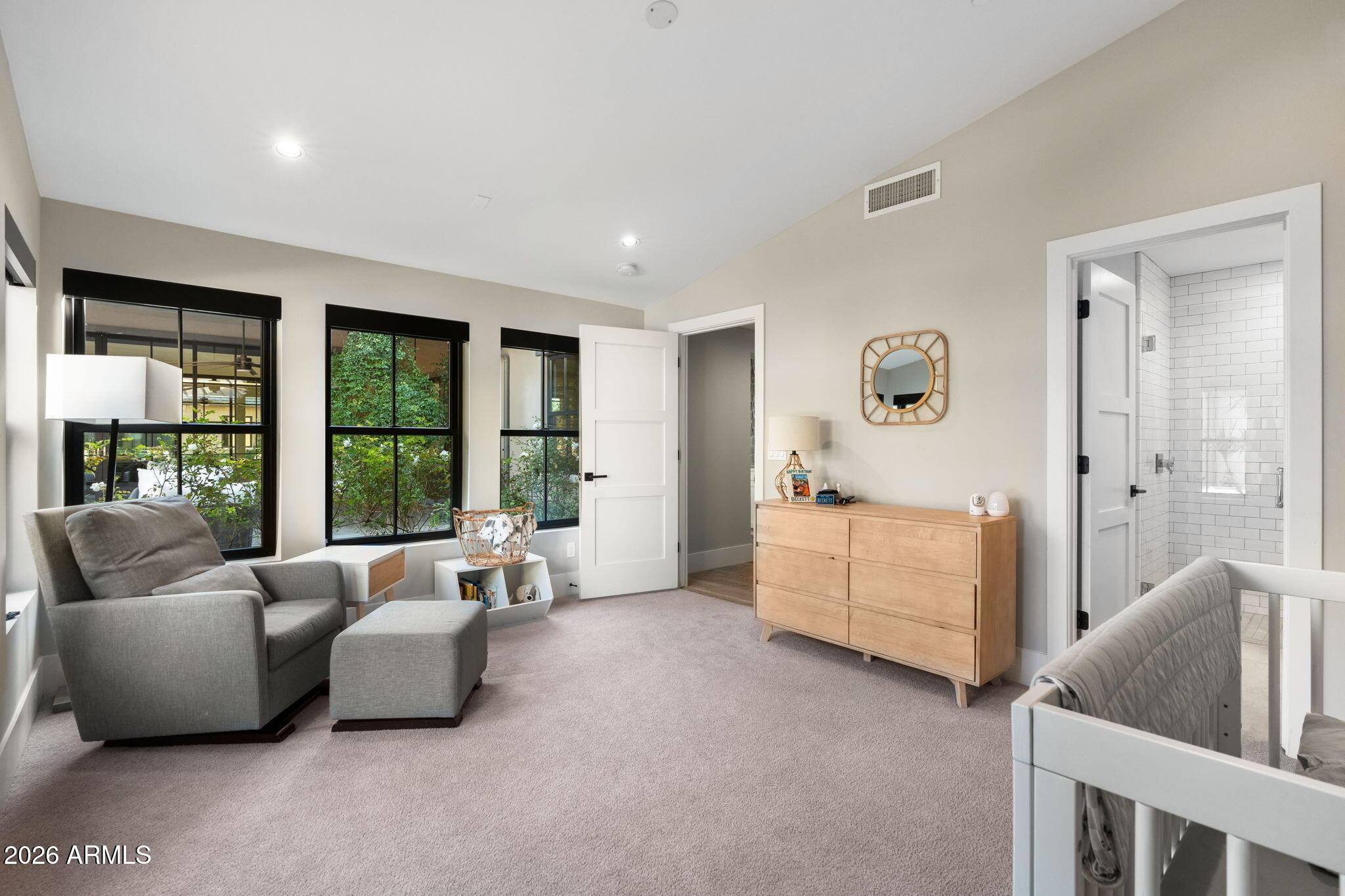 WHITE HORSE - Residential