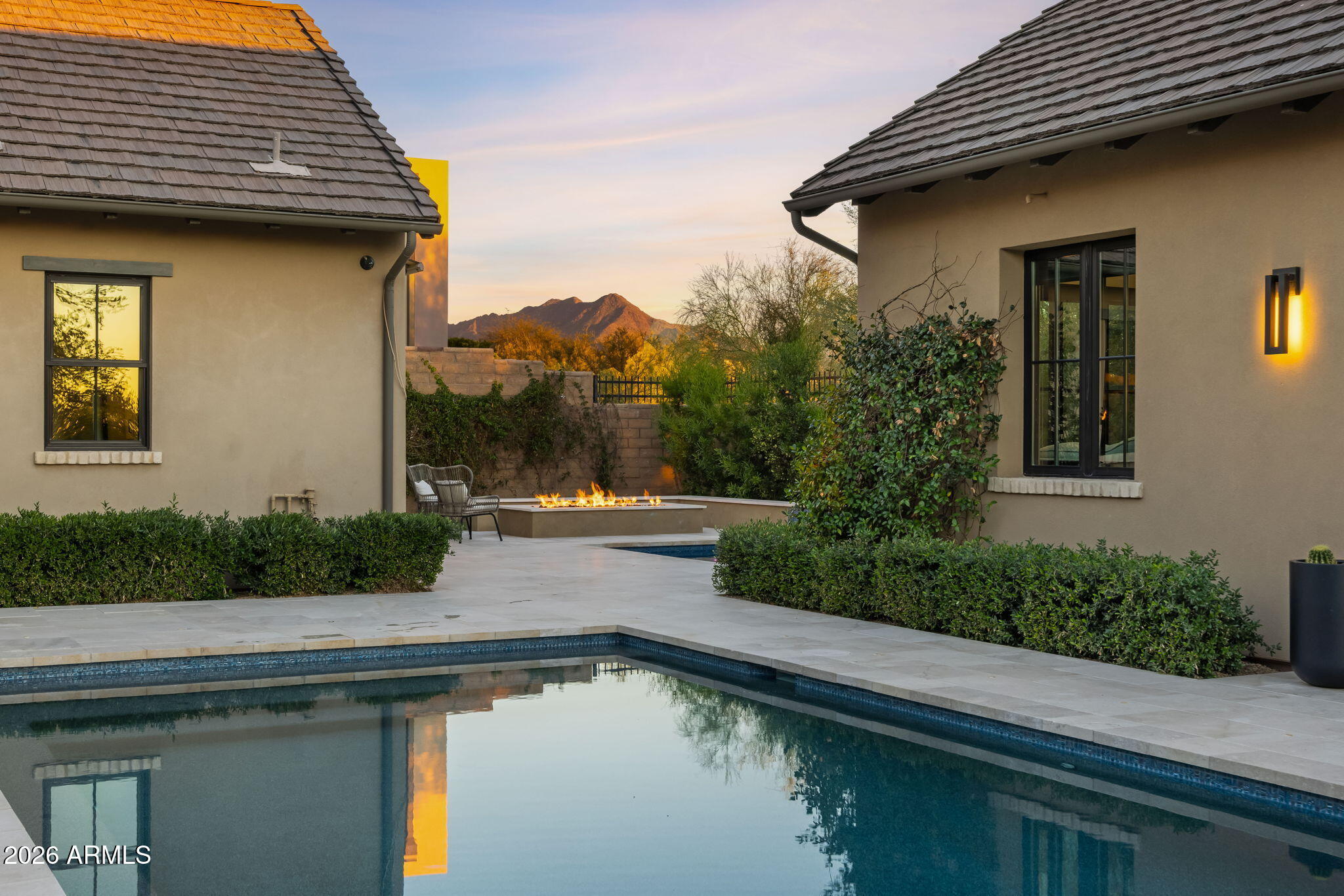 WHITE HORSE - Residential