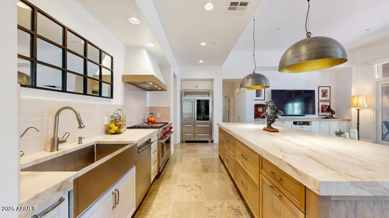 SUPERSTITION MOUNTAIN - Residential