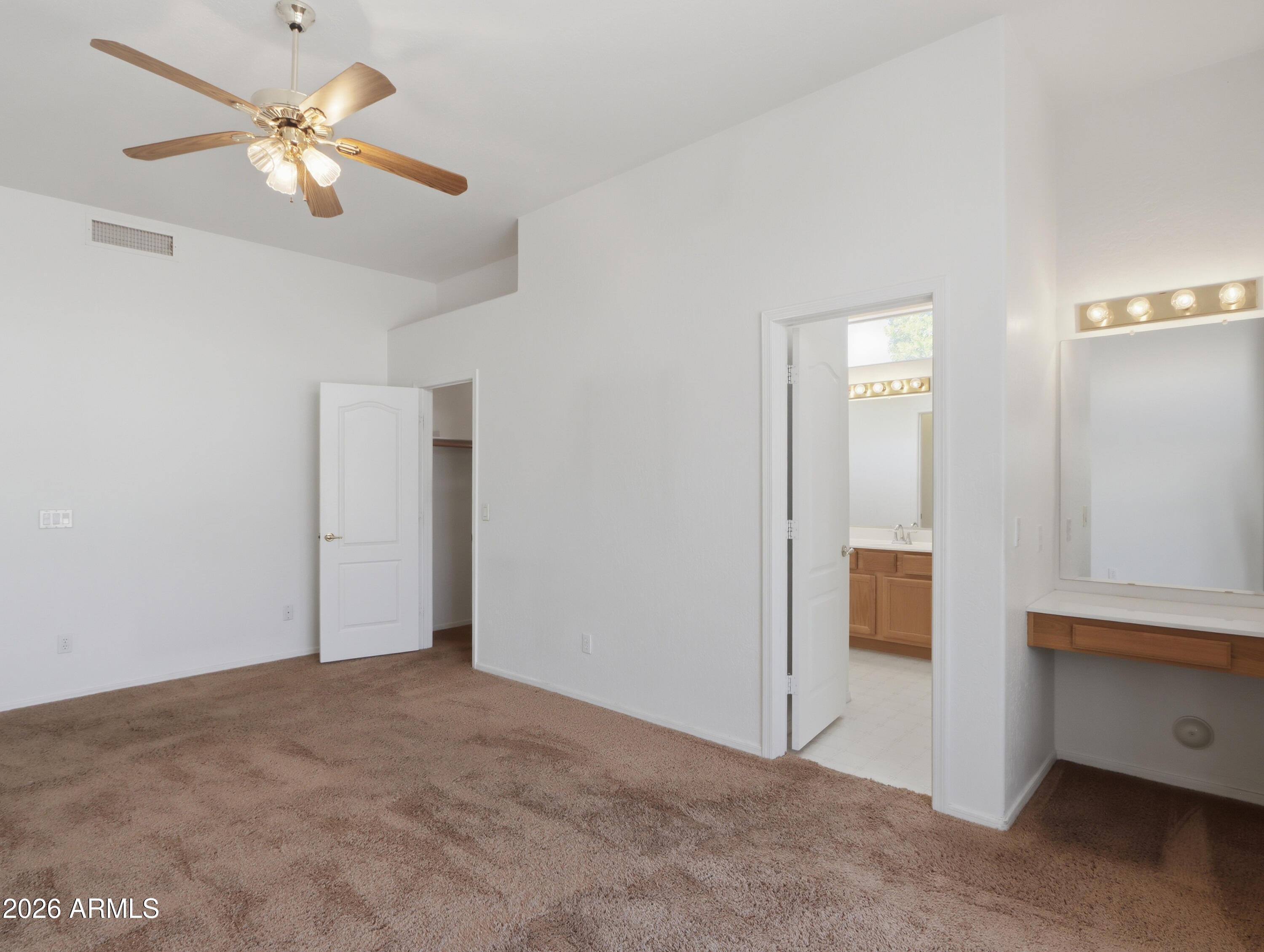 COYOTE LAKES - Residential