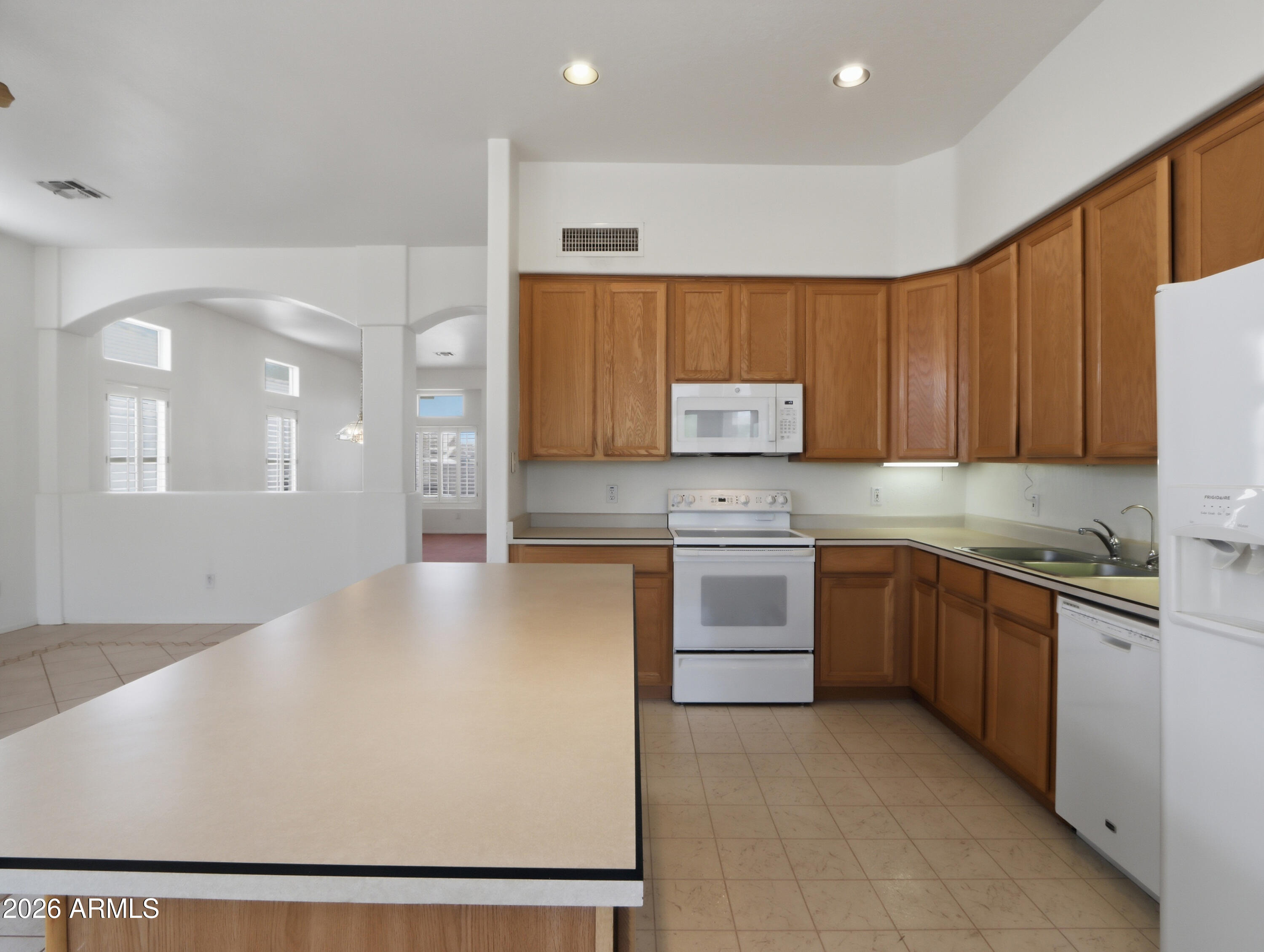 COYOTE LAKES - Residential