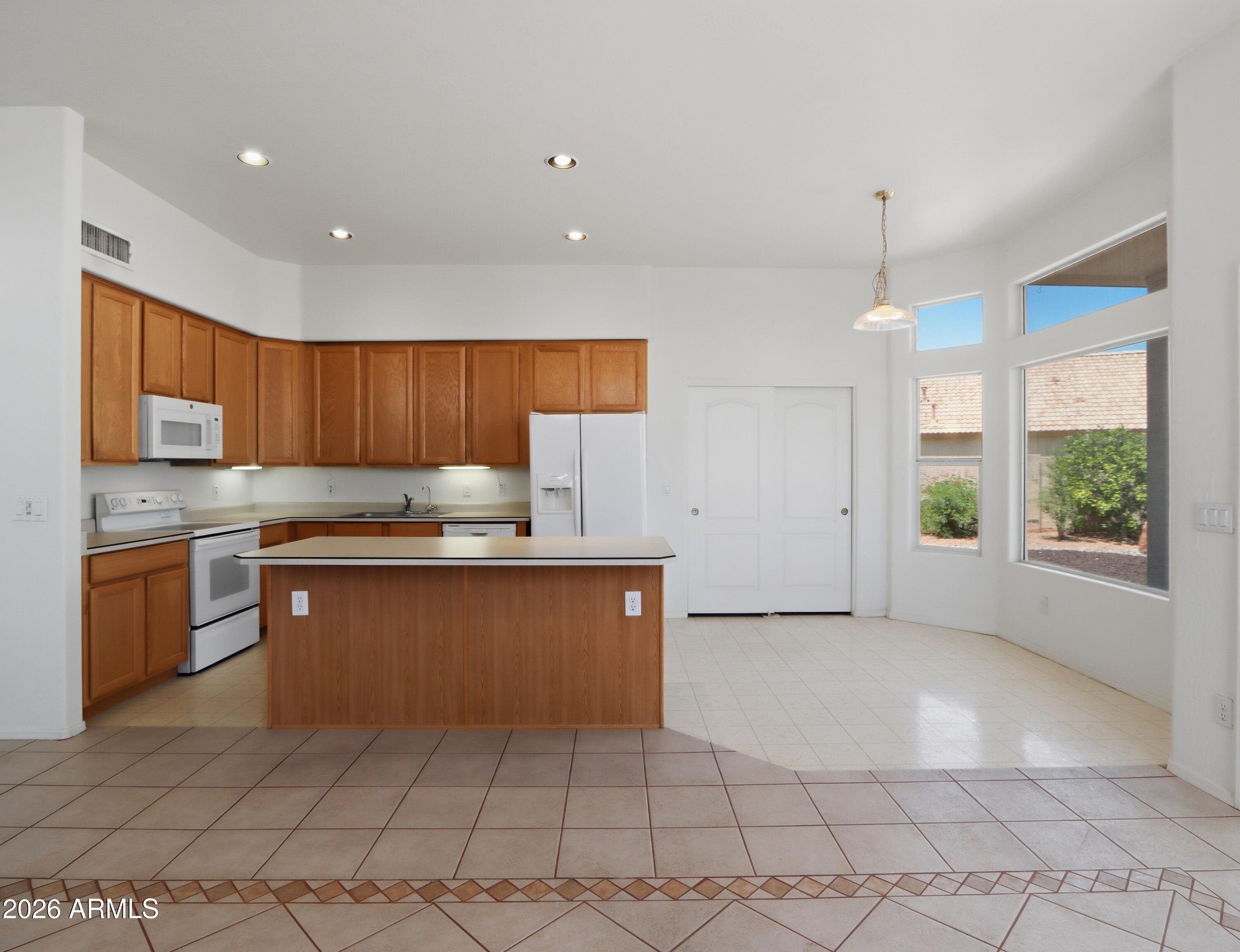 COYOTE LAKES - Residential