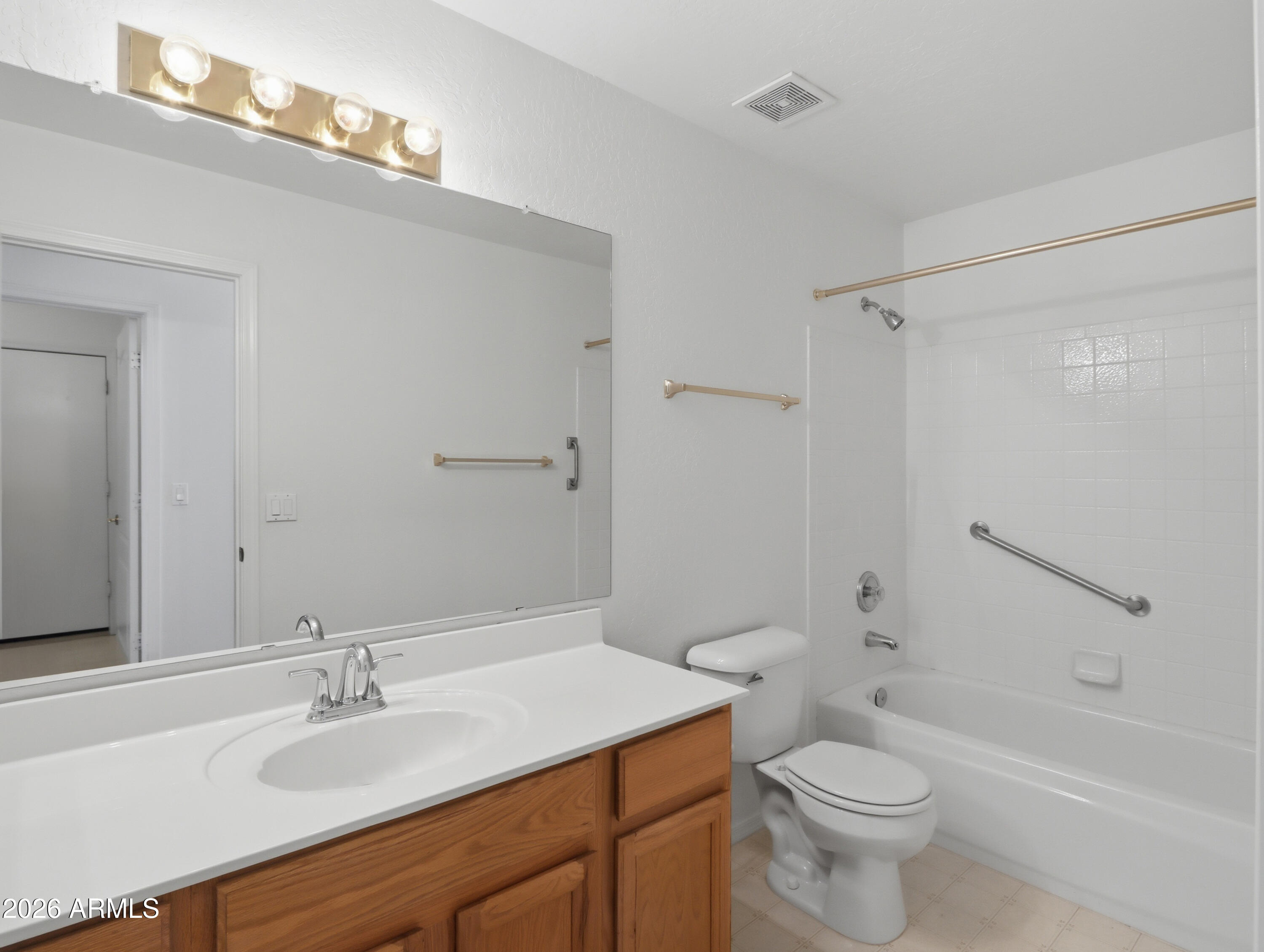 COYOTE LAKES - Residential
