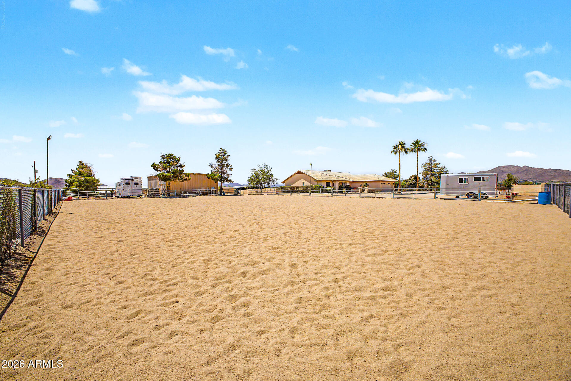 A 100' WIDE STRIP OF NON-OPER SPRR LYING ADJ N & E - Residential