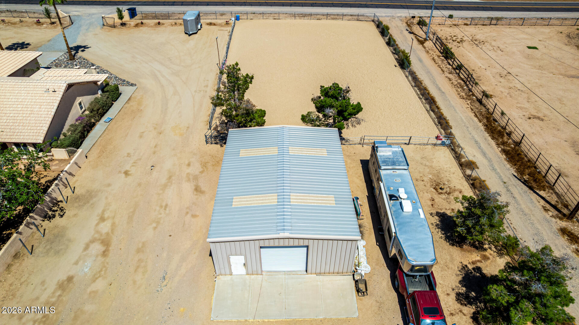 A 100' WIDE STRIP OF NON-OPER SPRR LYING ADJ N & E - Residential