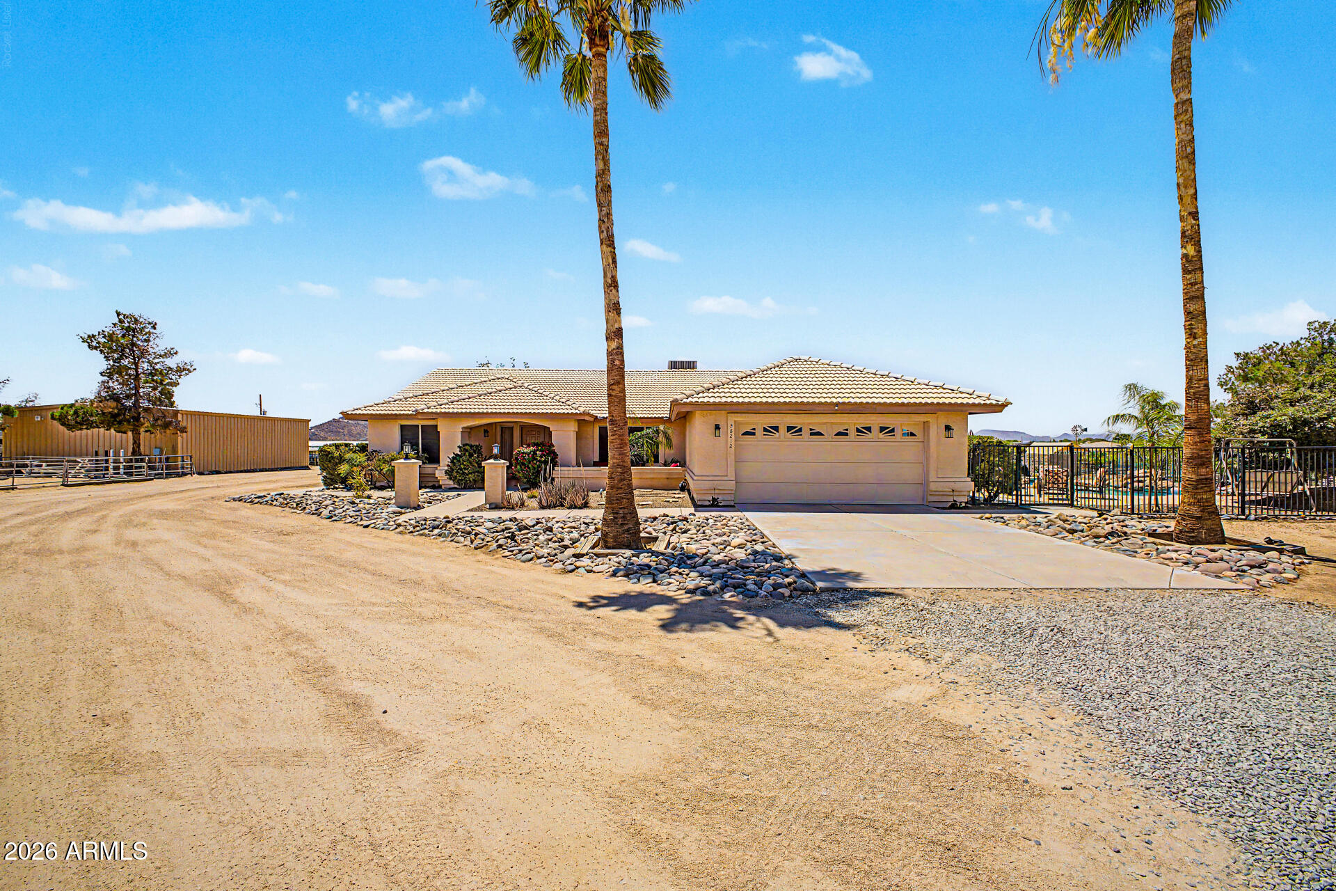 A 100' WIDE STRIP OF NON-OPER SPRR LYING ADJ N & E - Residential