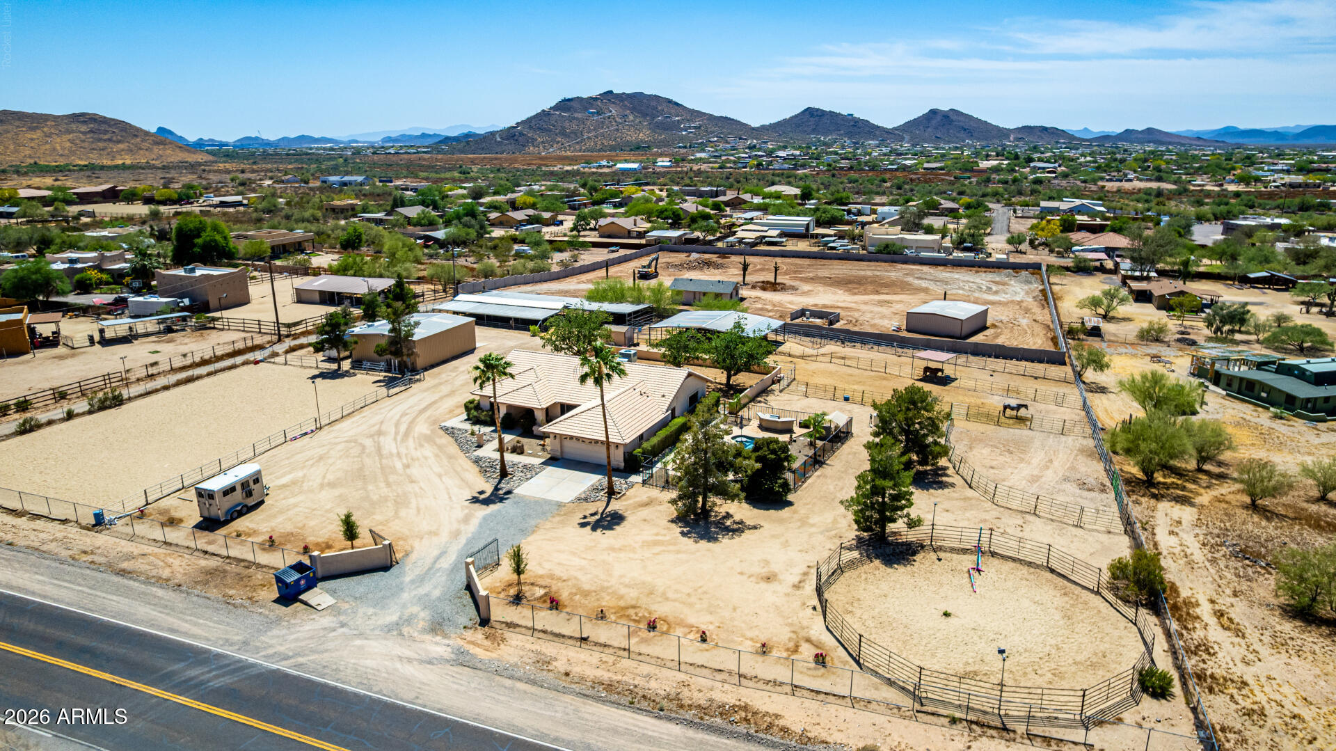 A 100' WIDE STRIP OF NON-OPER SPRR LYING ADJ N & E - Residential