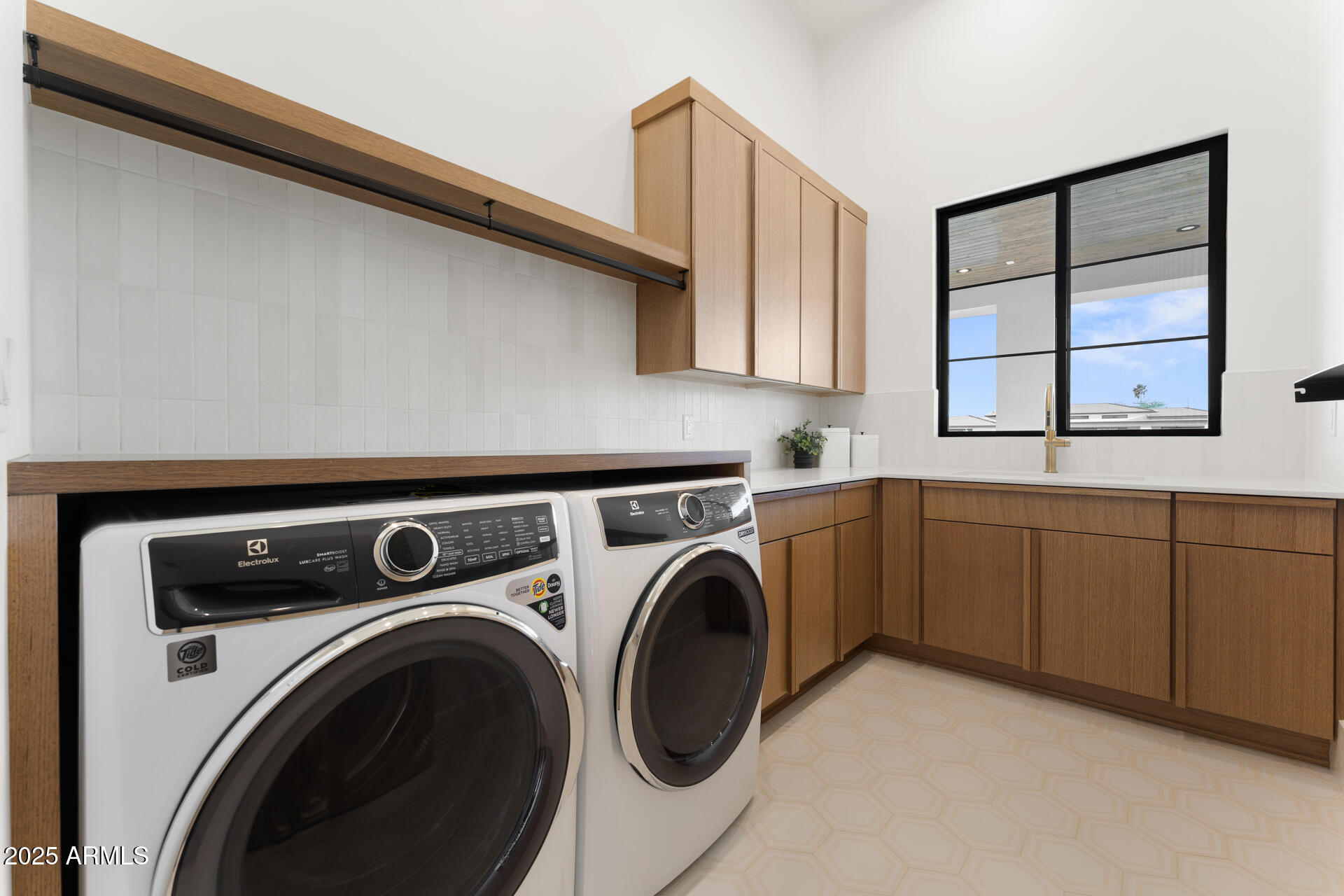 SUNBURST FARMS EAST - Residential