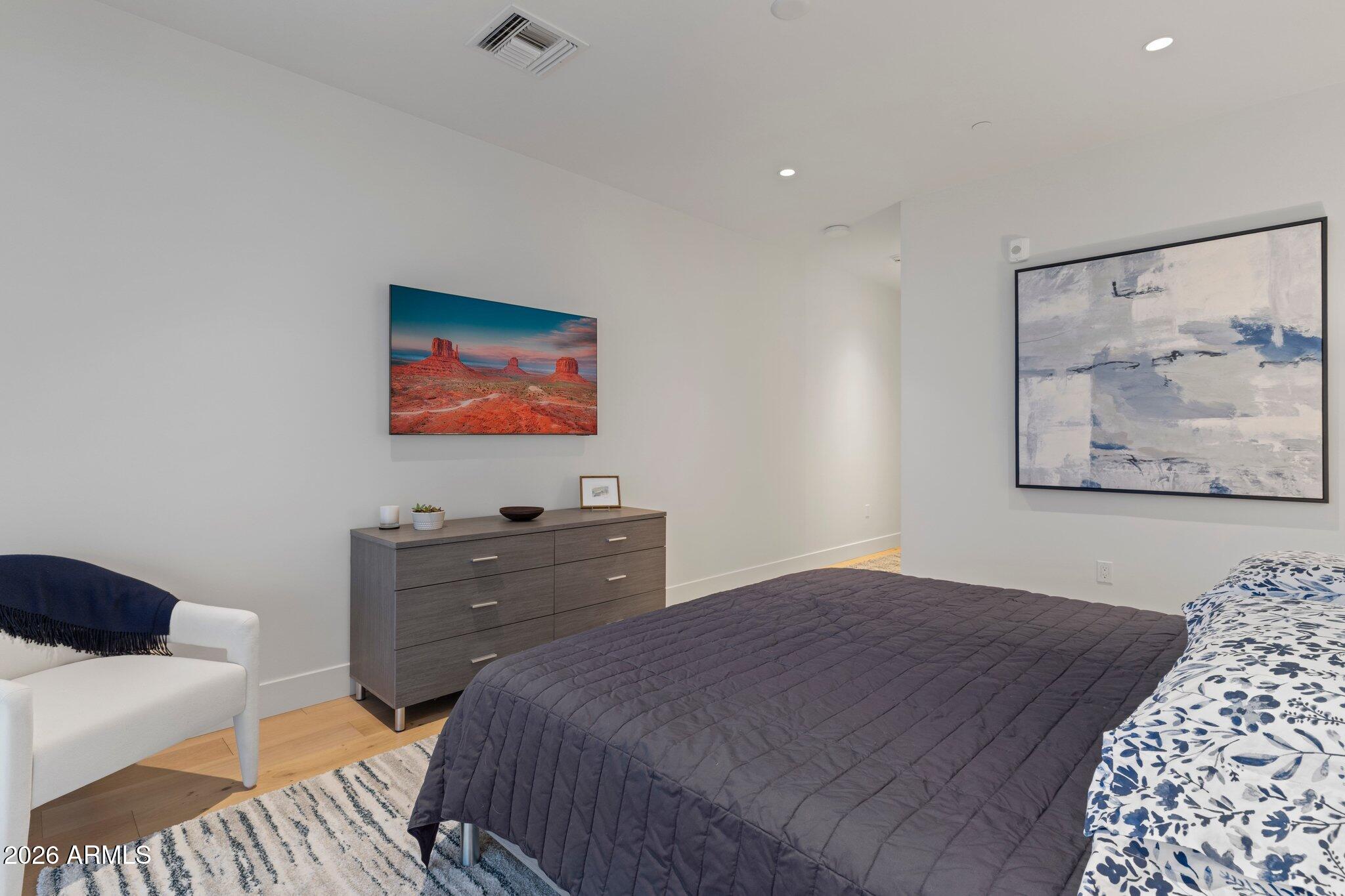 ASCENT AT THE PHOENICIAN MOUNTAINSIDE CONDOMINIUMS - Residential