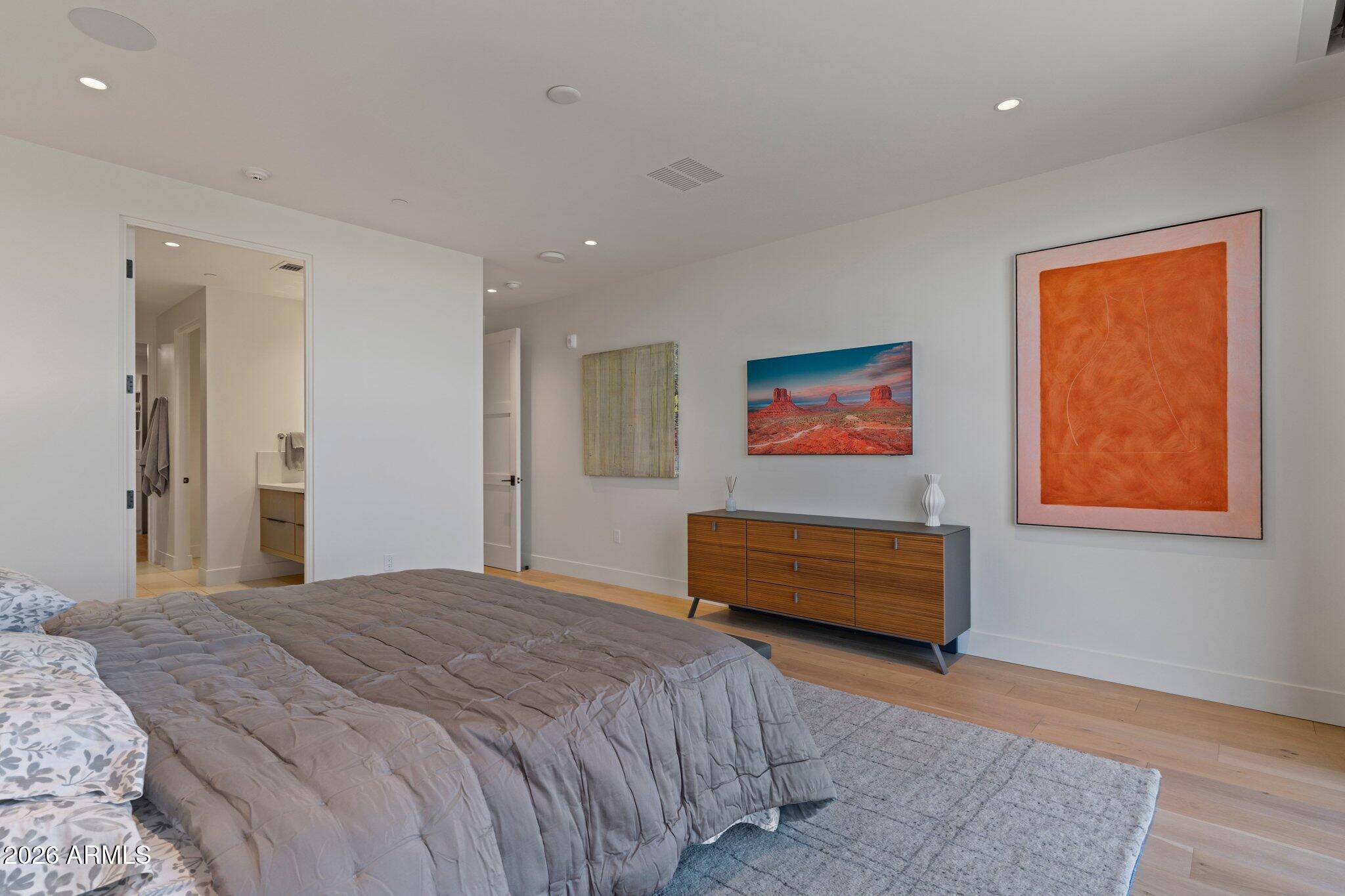 ASCENT AT THE PHOENICIAN MOUNTAINSIDE CONDOMINIUMS - Residential