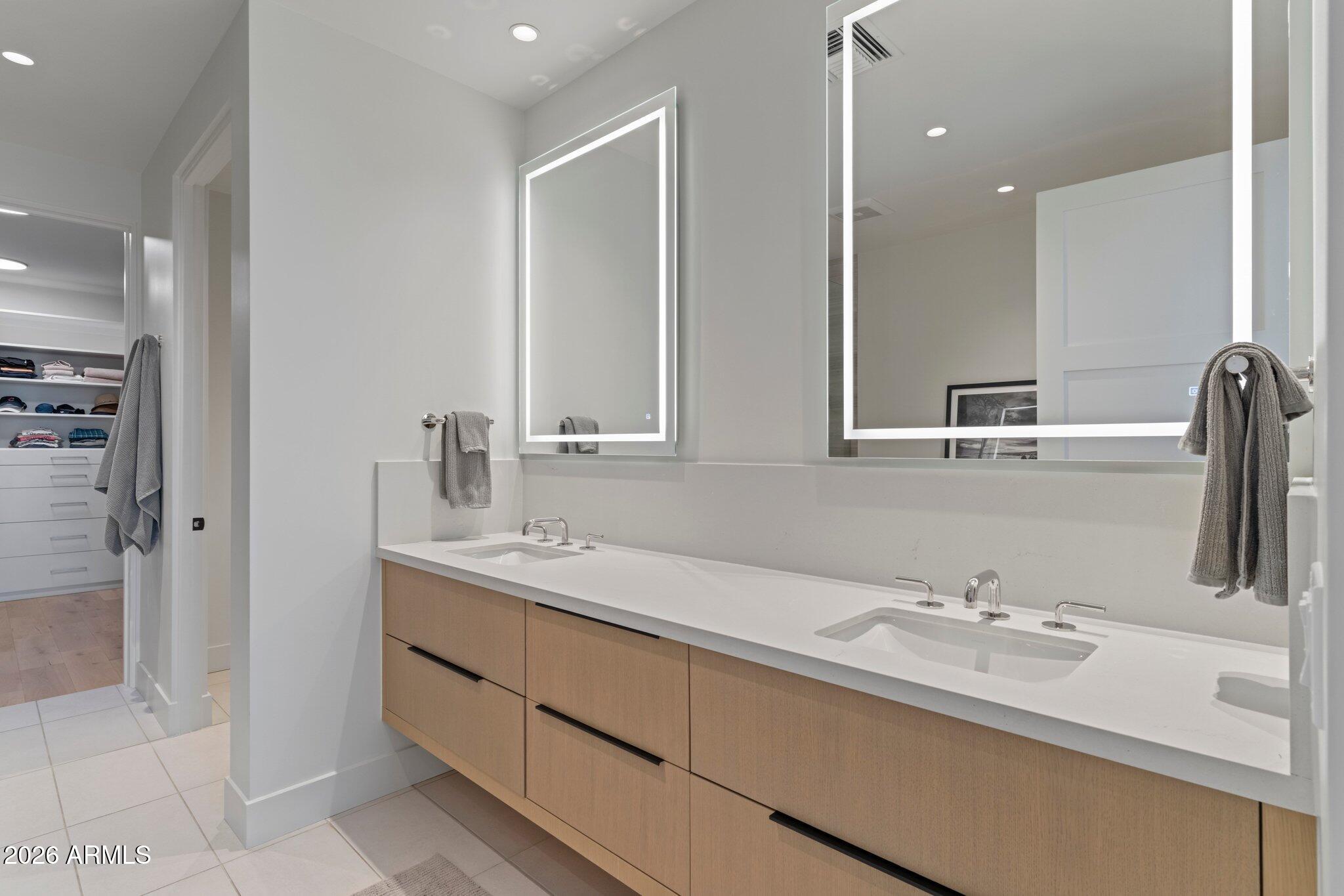 ASCENT AT THE PHOENICIAN MOUNTAINSIDE CONDOMINIUMS - Residential
