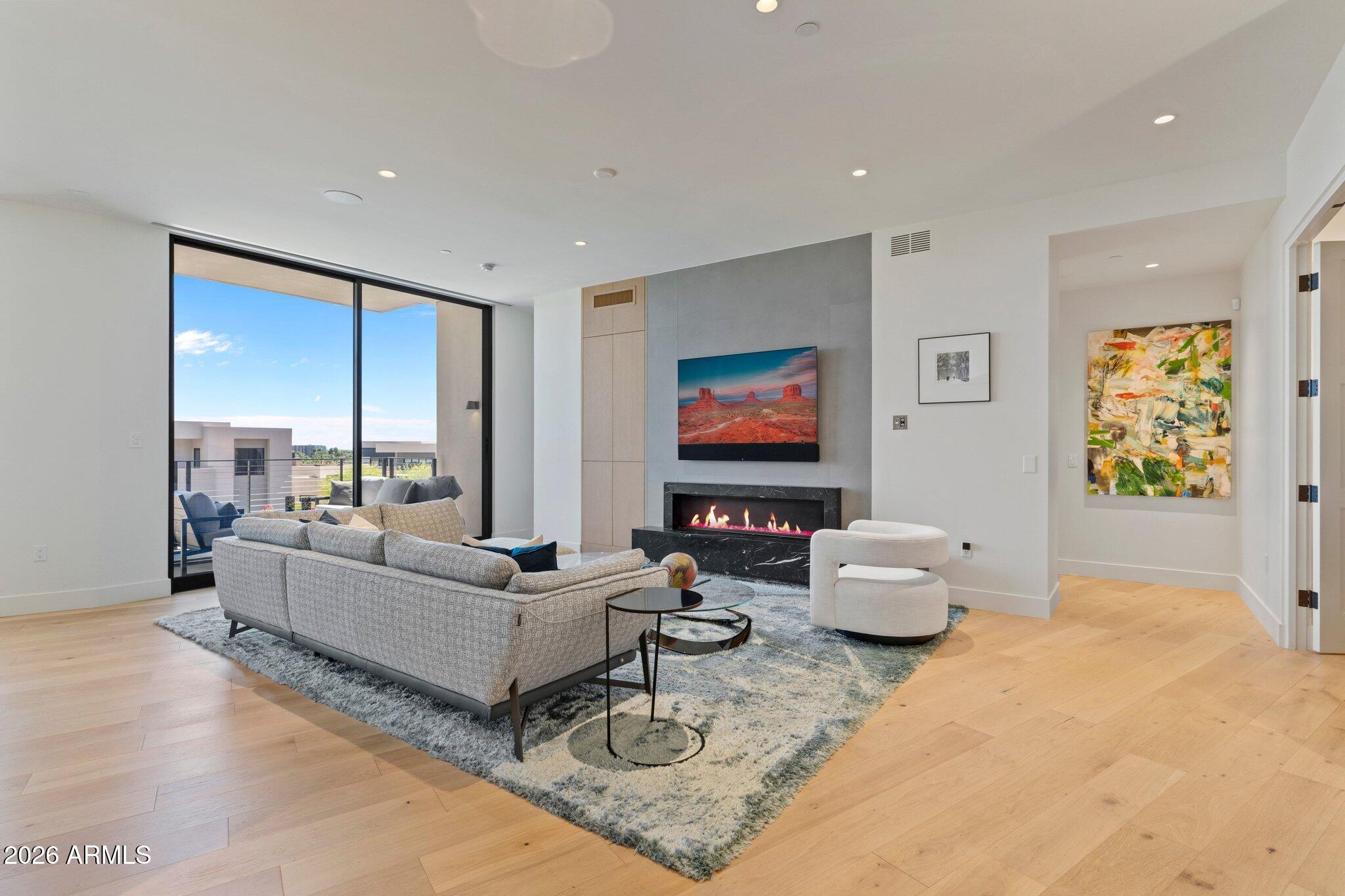 ASCENT AT THE PHOENICIAN MOUNTAINSIDE CONDOMINIUMS - Residential