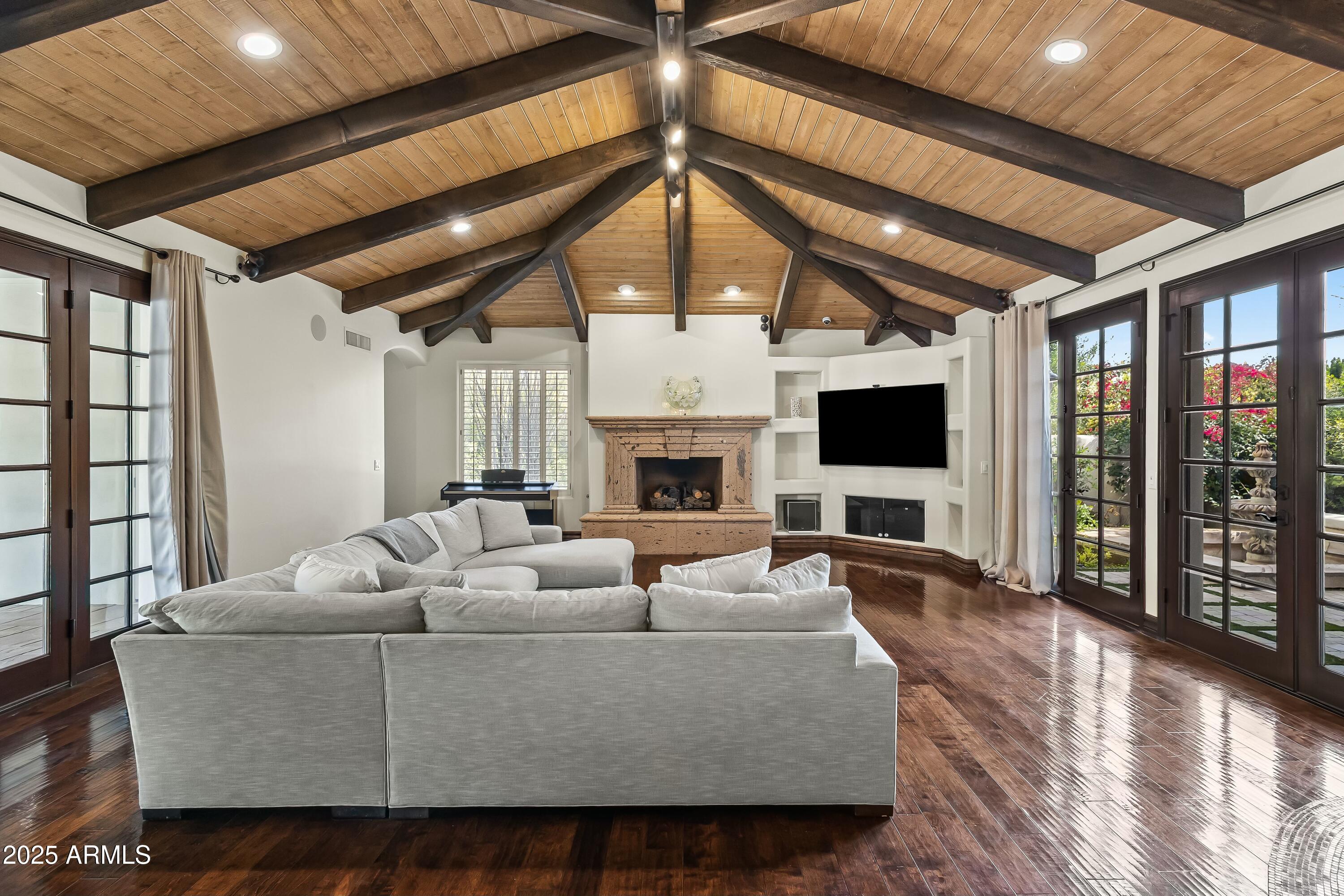 TULL HORTON - Residential