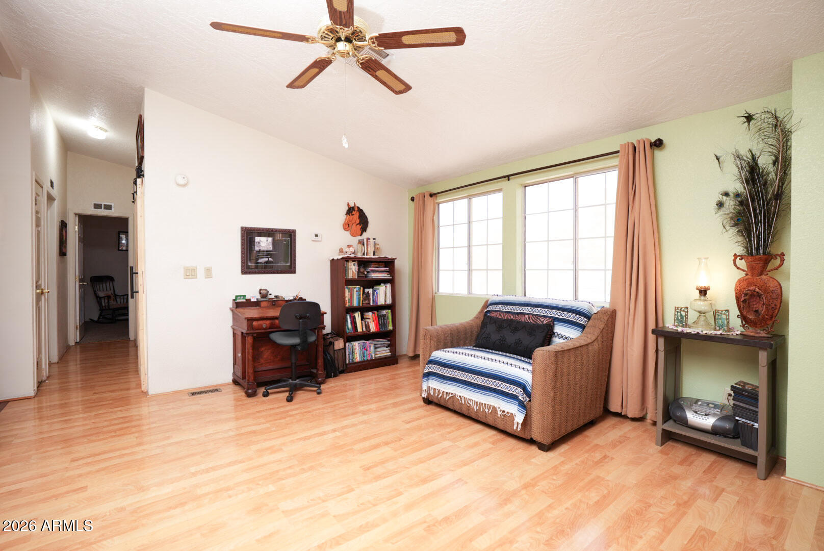 MINGUS SHADOWS UNIT 2 - Residential