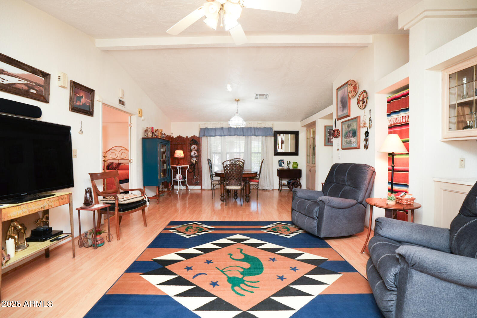 MINGUS SHADOWS UNIT 2 - Residential